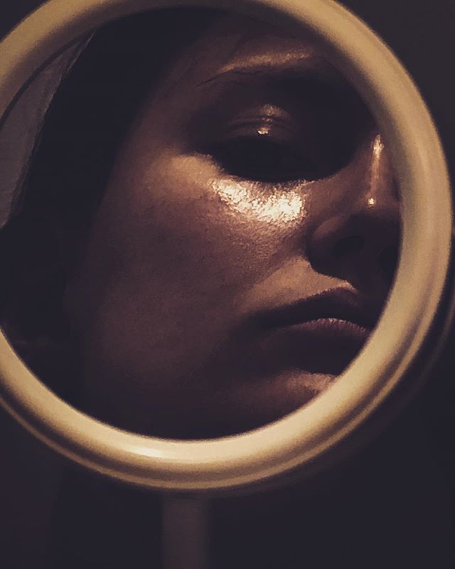 impromptu self-portrait

#selfportrait #photography #mirrorselfie #lightroom