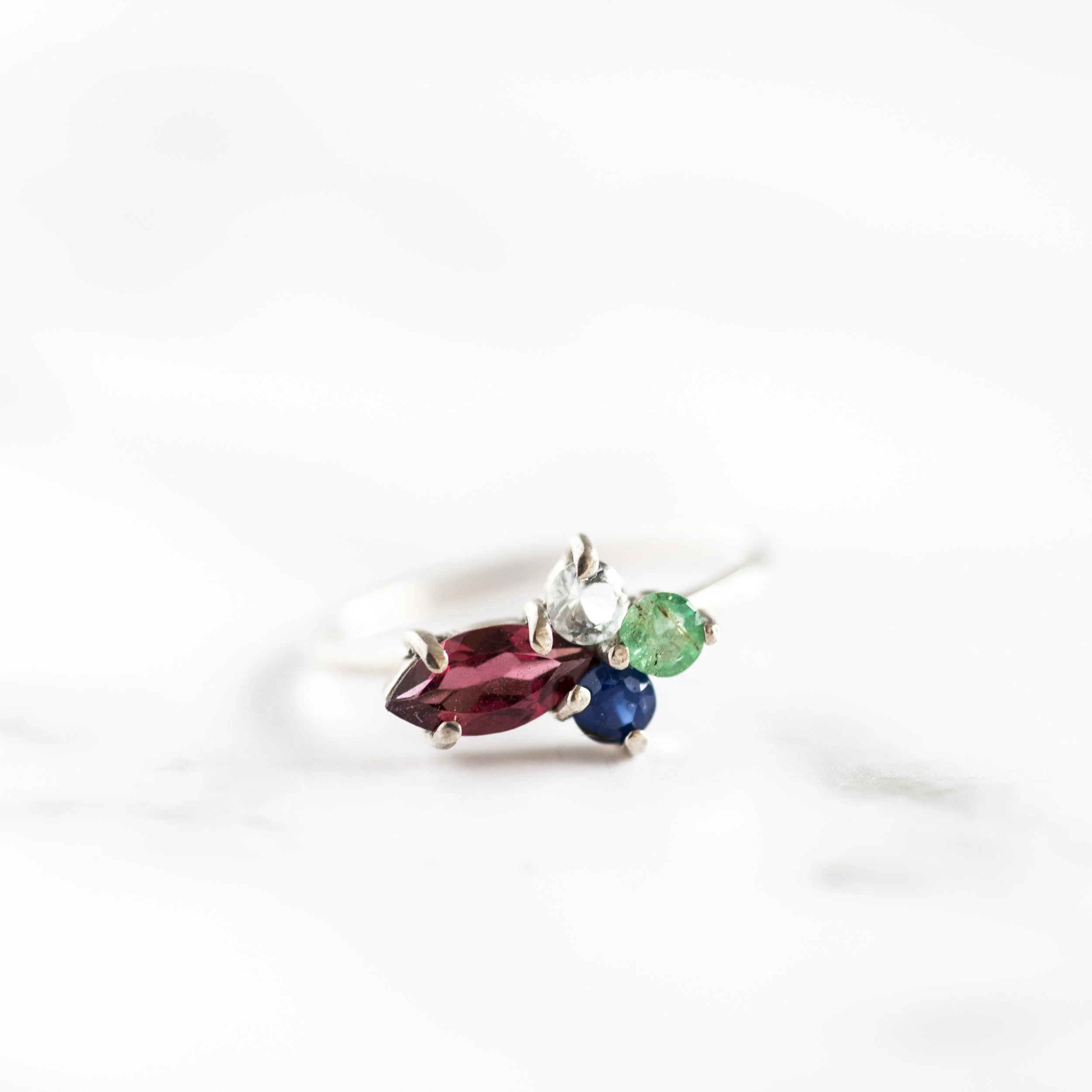 Amanda rodolita, esmeralda, aguamarina y zafiro