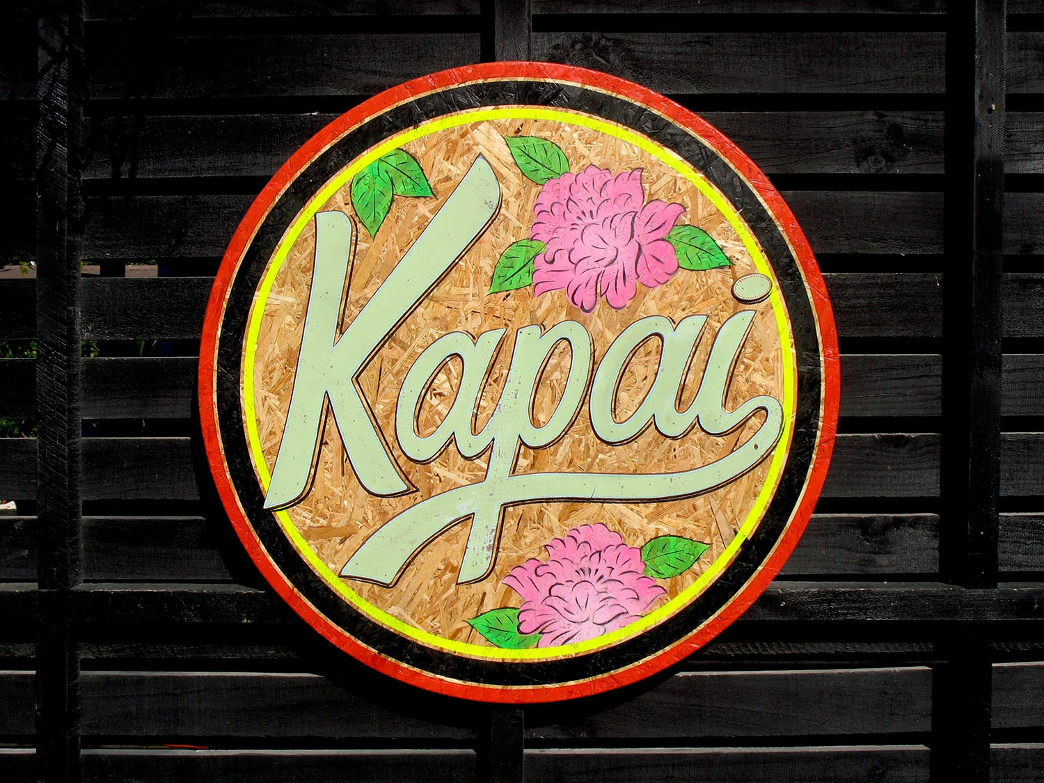 Everything-is-kapai-round-art-work-by-Tony-Harrington