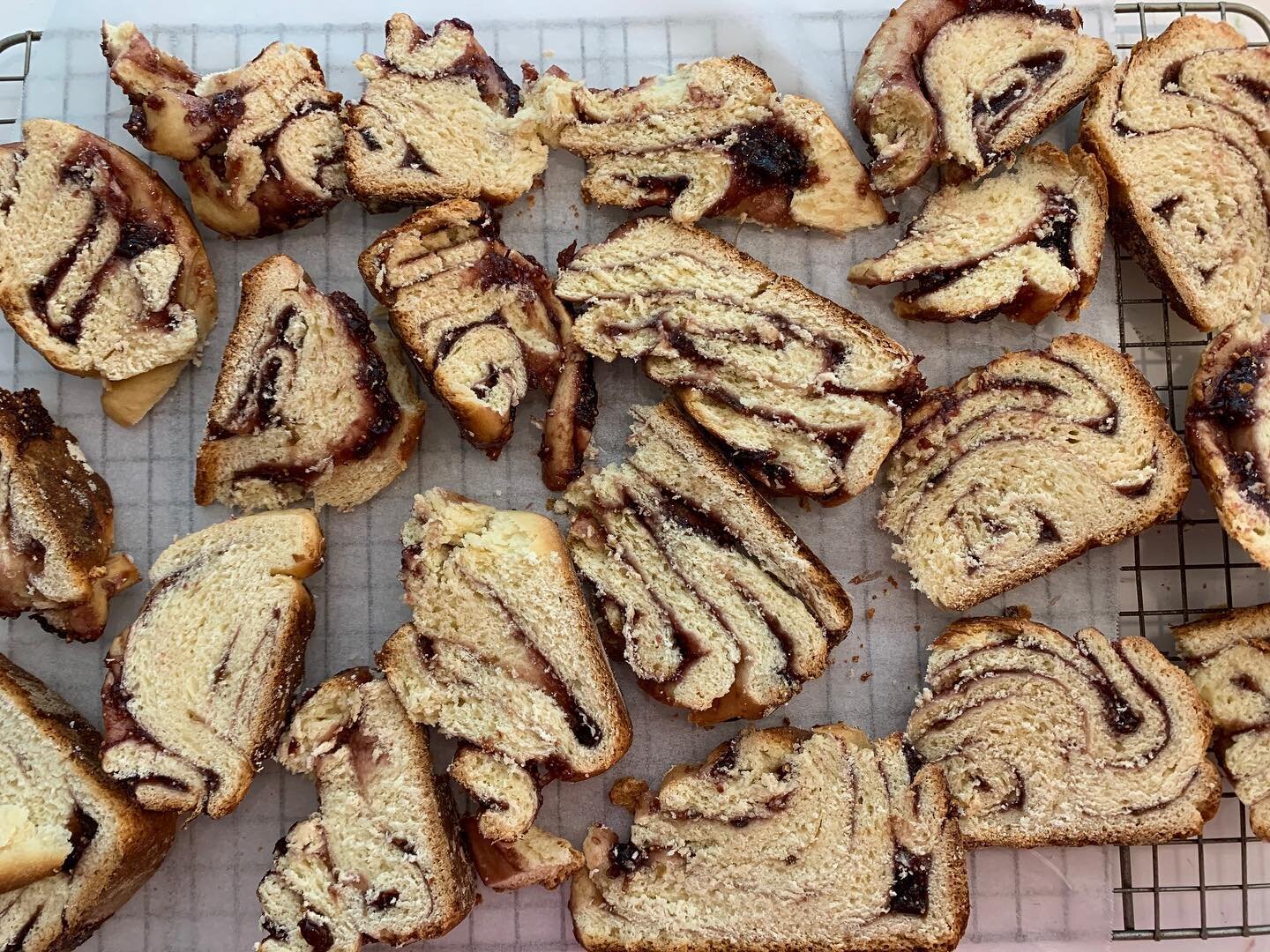 When the jam filled babka you made is beautiful but isn&rsquo;t as tasty as you&rsquo;d like, you prep it for French toast. Because French toast is where all mediocre breads go to cover their mistakes and become fantastic. 
#babka #fig #figjam #bread