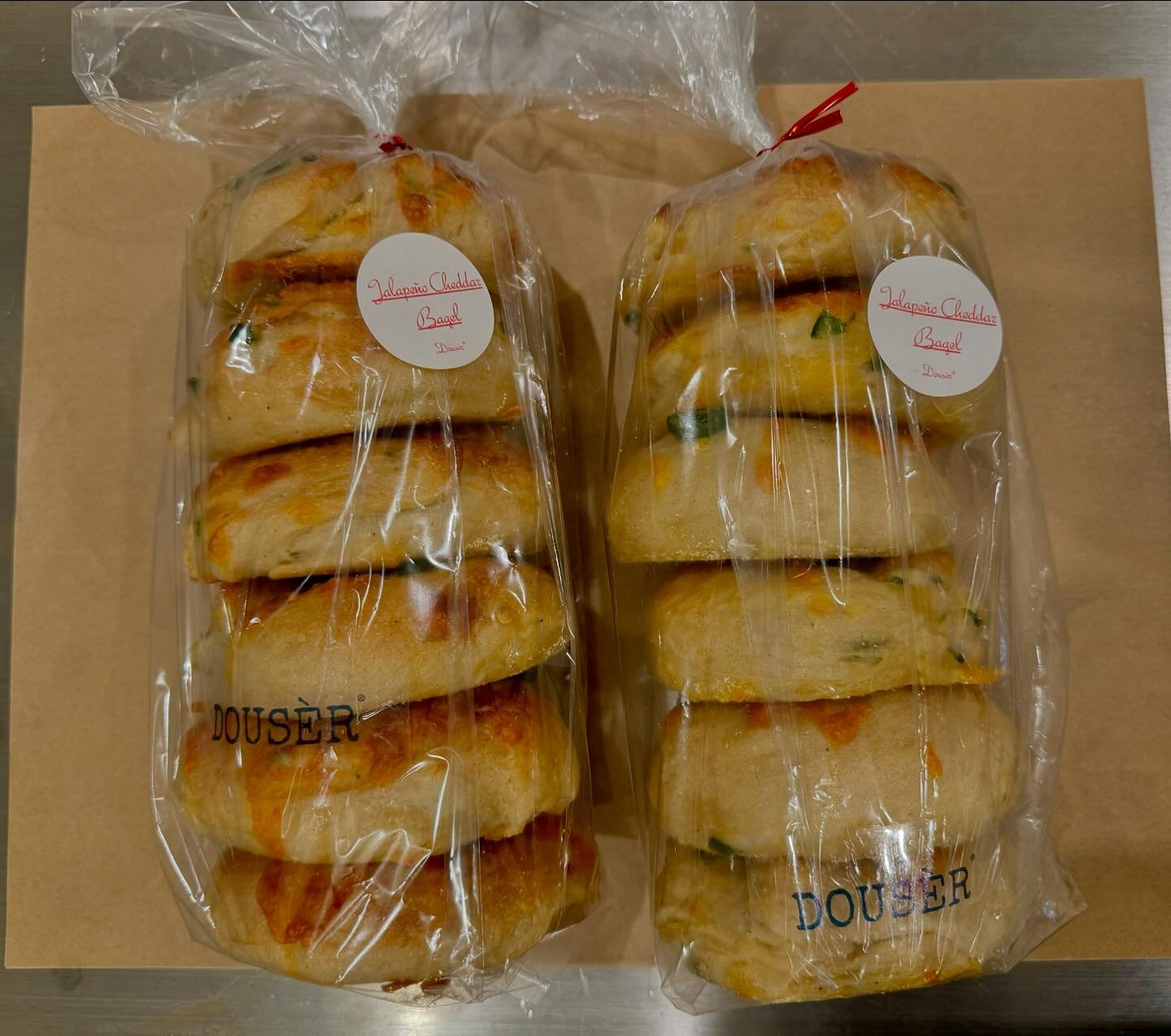 I love when my customers order some of my products they also happen to be my personal favorites. I get to keep the extras. 😉😋
#cheddarjalape&ntilde;o #cheddarjalapenobread #cheddarjalapenobagel #cheddarjalapenobagels #cottagebusiness #cottagebakery