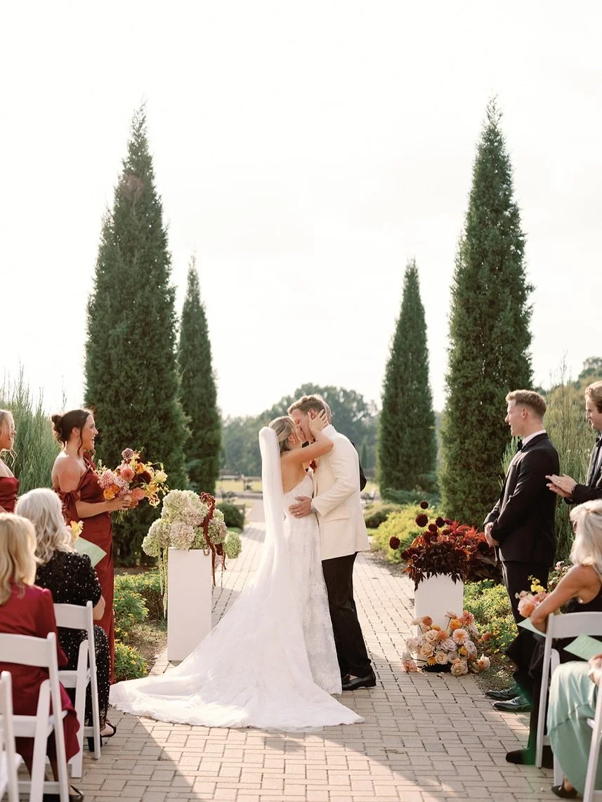 Our beautiful bride, Lily, wore the Iberis gown by @alenaleenabridal &amp; got to vow to forever to her husband🔒🗝️✨ We couldn&rsquo;t have dreamt up a more beautiful day for her! 

Wedding Planner: @faithfuleventsco @valerieann.e
Venue: @themansion