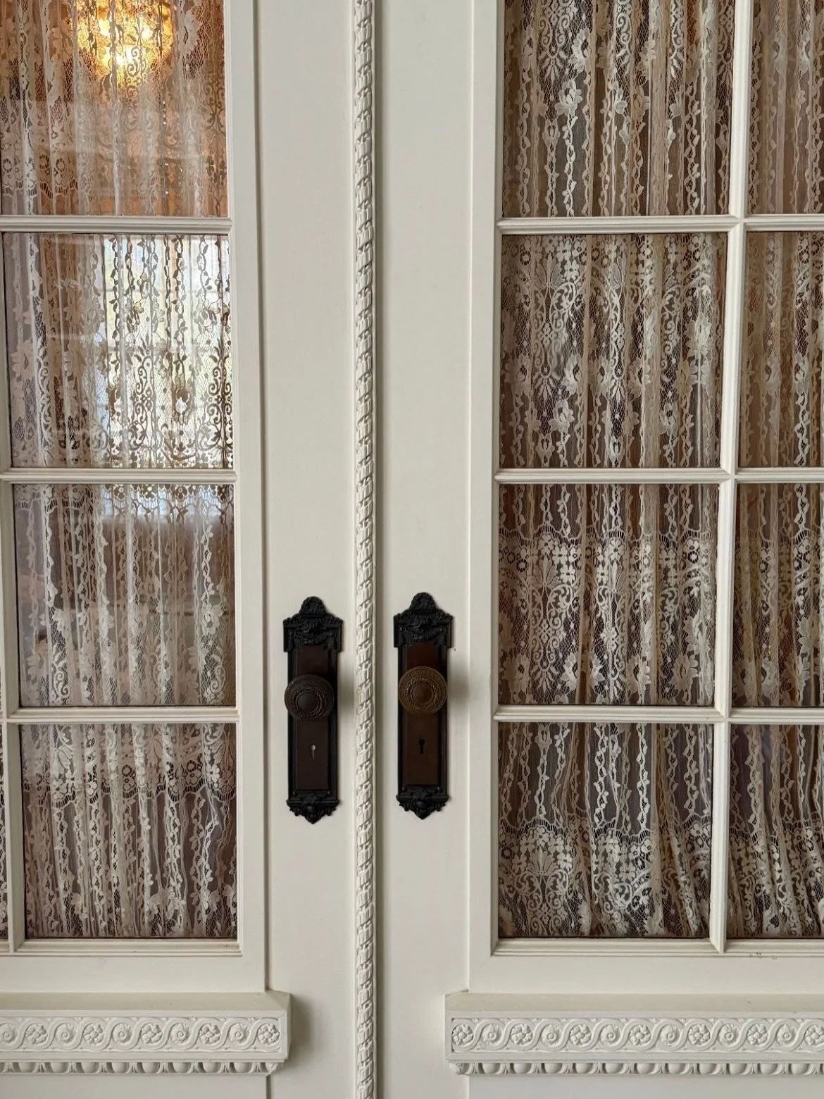 💌 a love letter to lace &mdash; one of our most cherished textiles that adds a touch of romance, tradition &amp; drama to some of our favorite gowns. 

&bull;
&bull;
&bull;

#weddingtrends #weddingdress #weddinggown #bridaltrend #bridalfashion