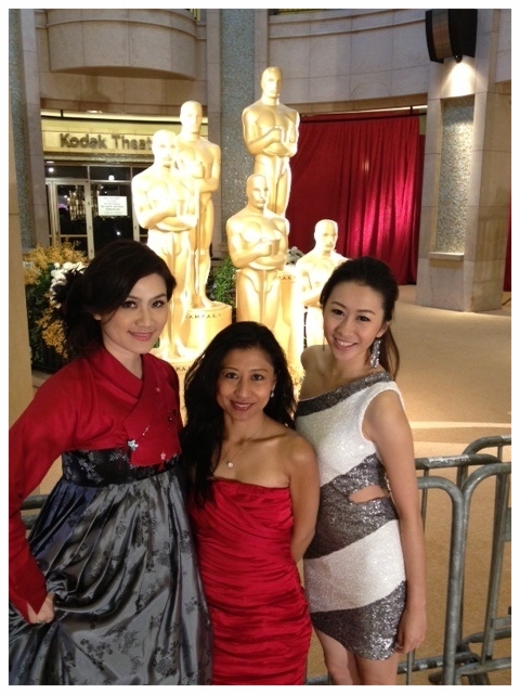  Academy Awards 2012 w/ LA18 reporters Kelly C.&nbsp;&amp; Renee H. 