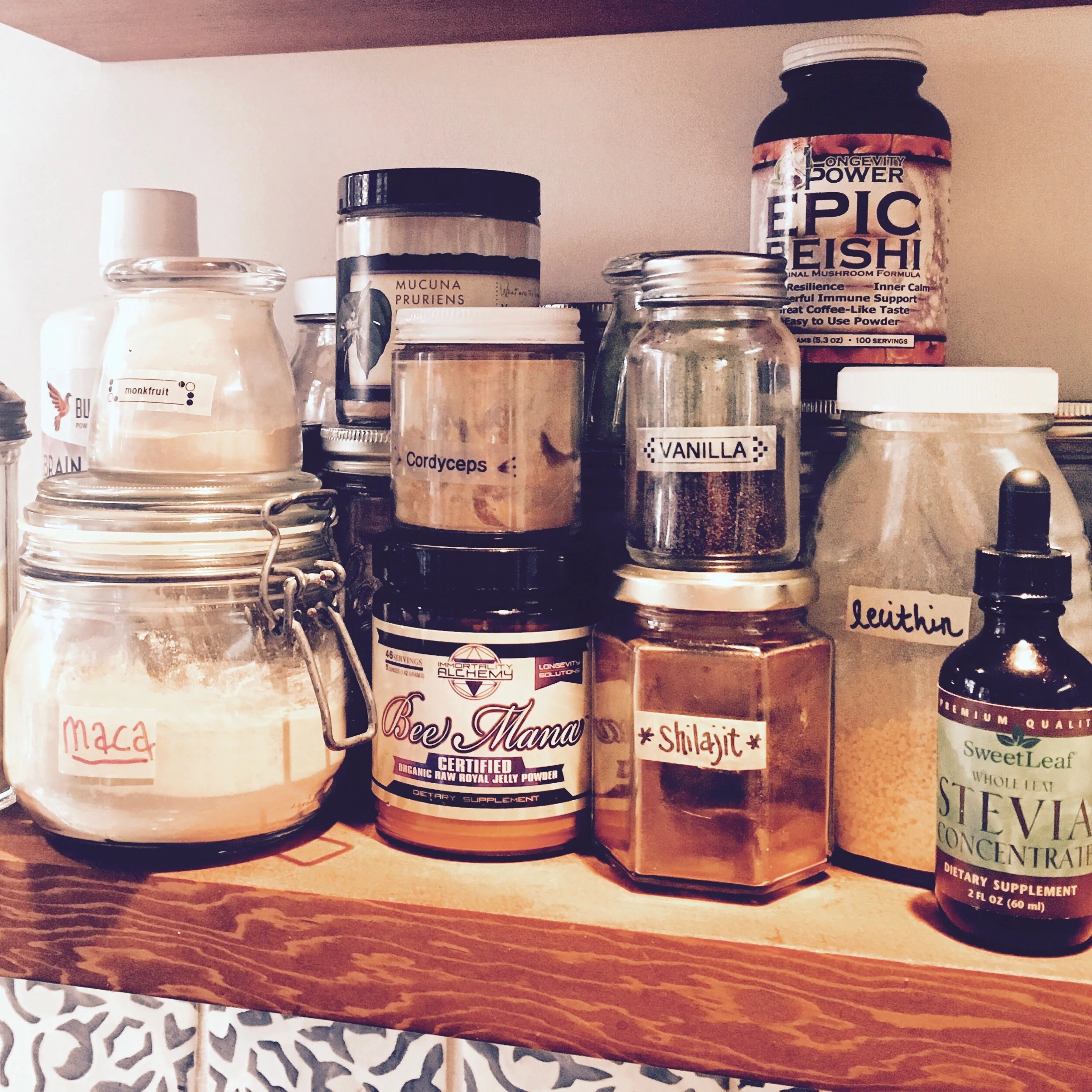 TONIC HERBS, ADAPTOGENS + MEDICINAL MUSHROOMS TO PAIR WITH CACAO