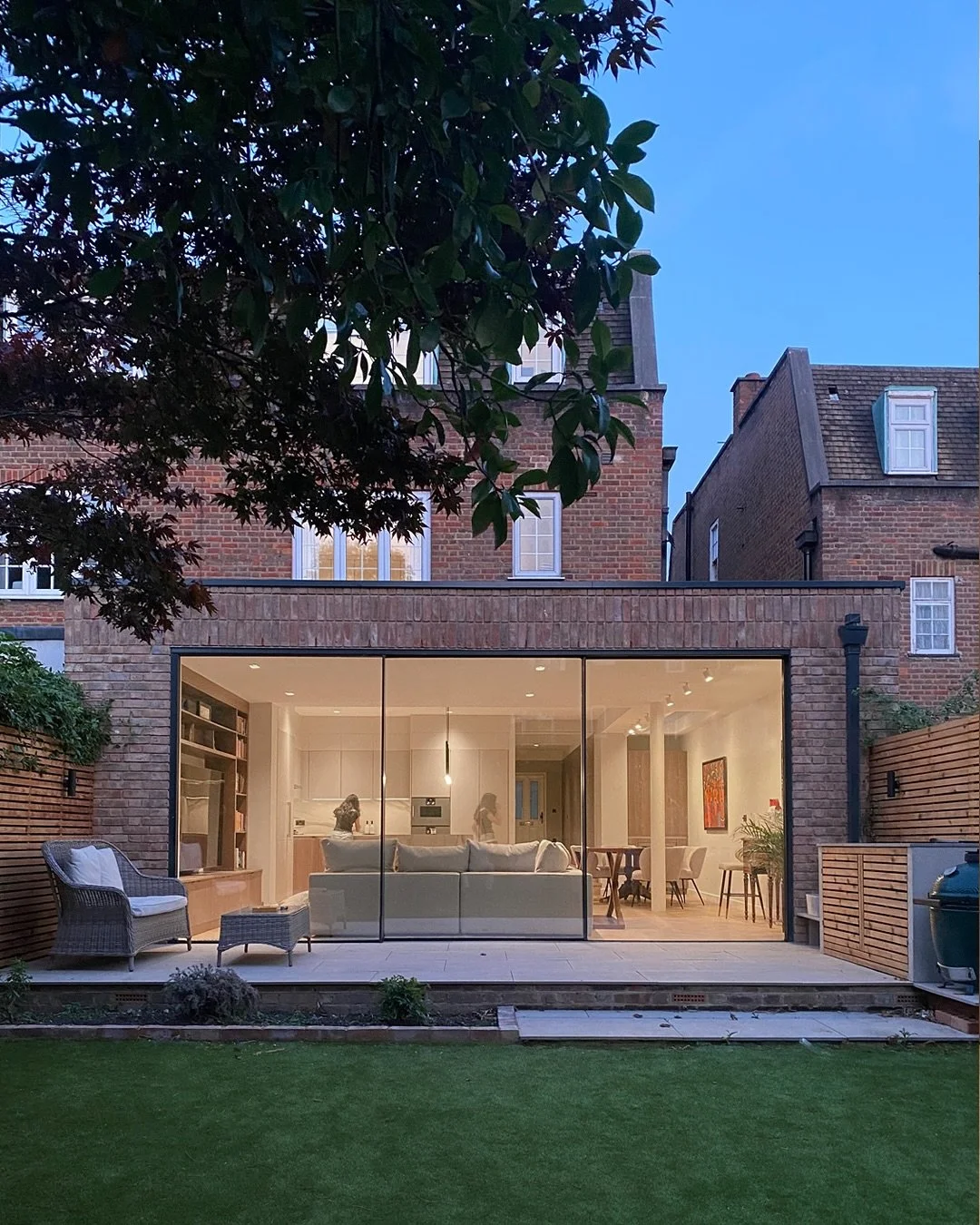 OPEN-PLAN EXTENSION PARADIGM&nbsp;

Rear and side additions deliver 50%+ more internal area on the ground floor, unlocking an uninterrupted sightline from the front door to the garden. By keeping the staircase off the main axis, the plan reads as a c