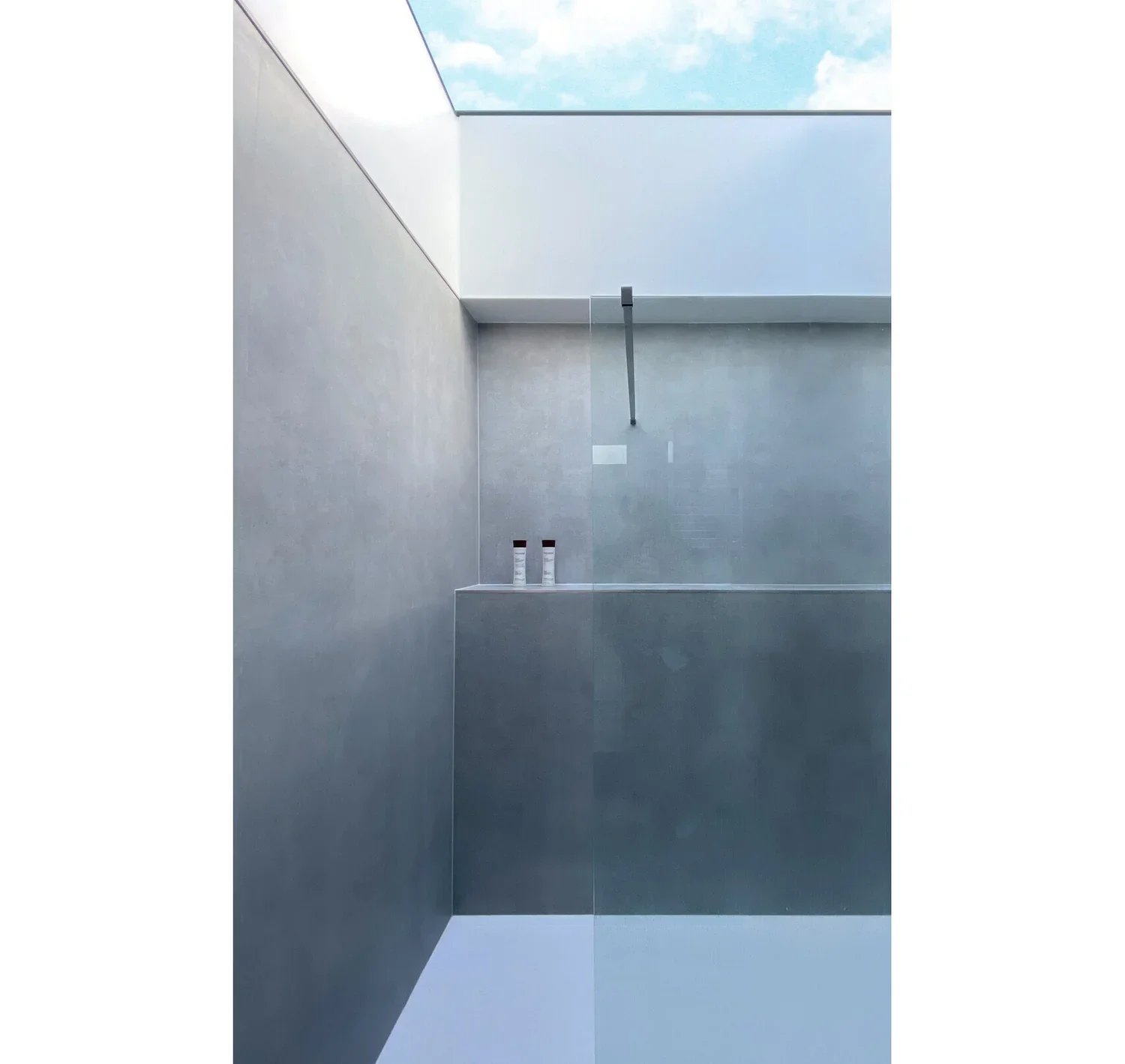 skylight-shower-chelsea-luxury-architec-minimal-rooflight.jpg.webp