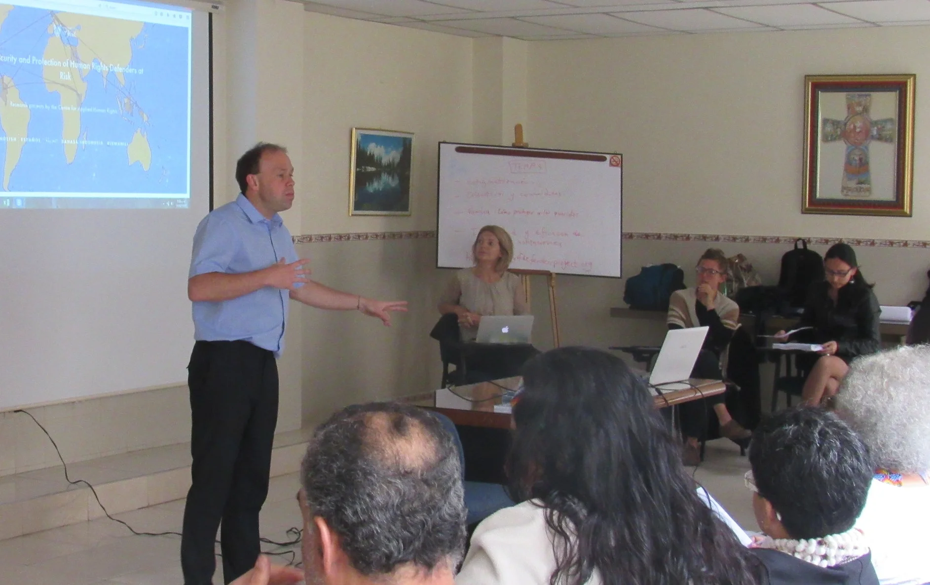 Peter presenting the main findings.