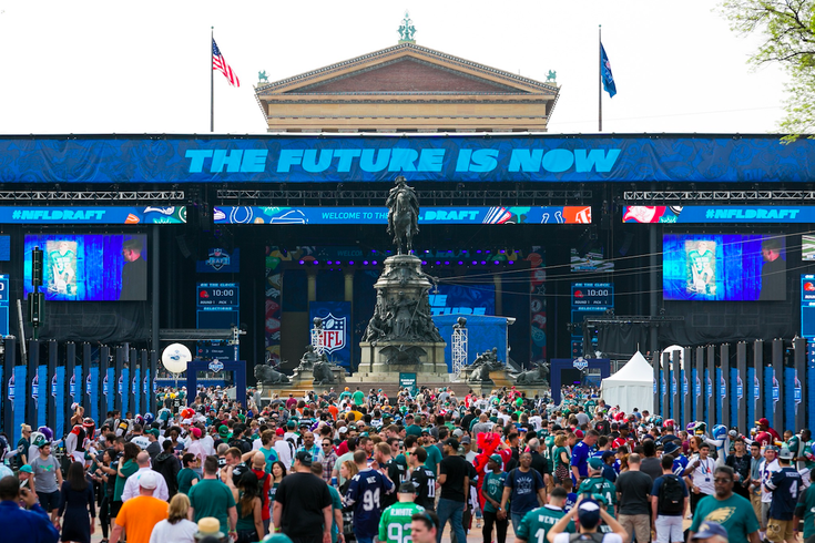 NFL_wideshot_draft.2e16d0ba.fill-735x490.png