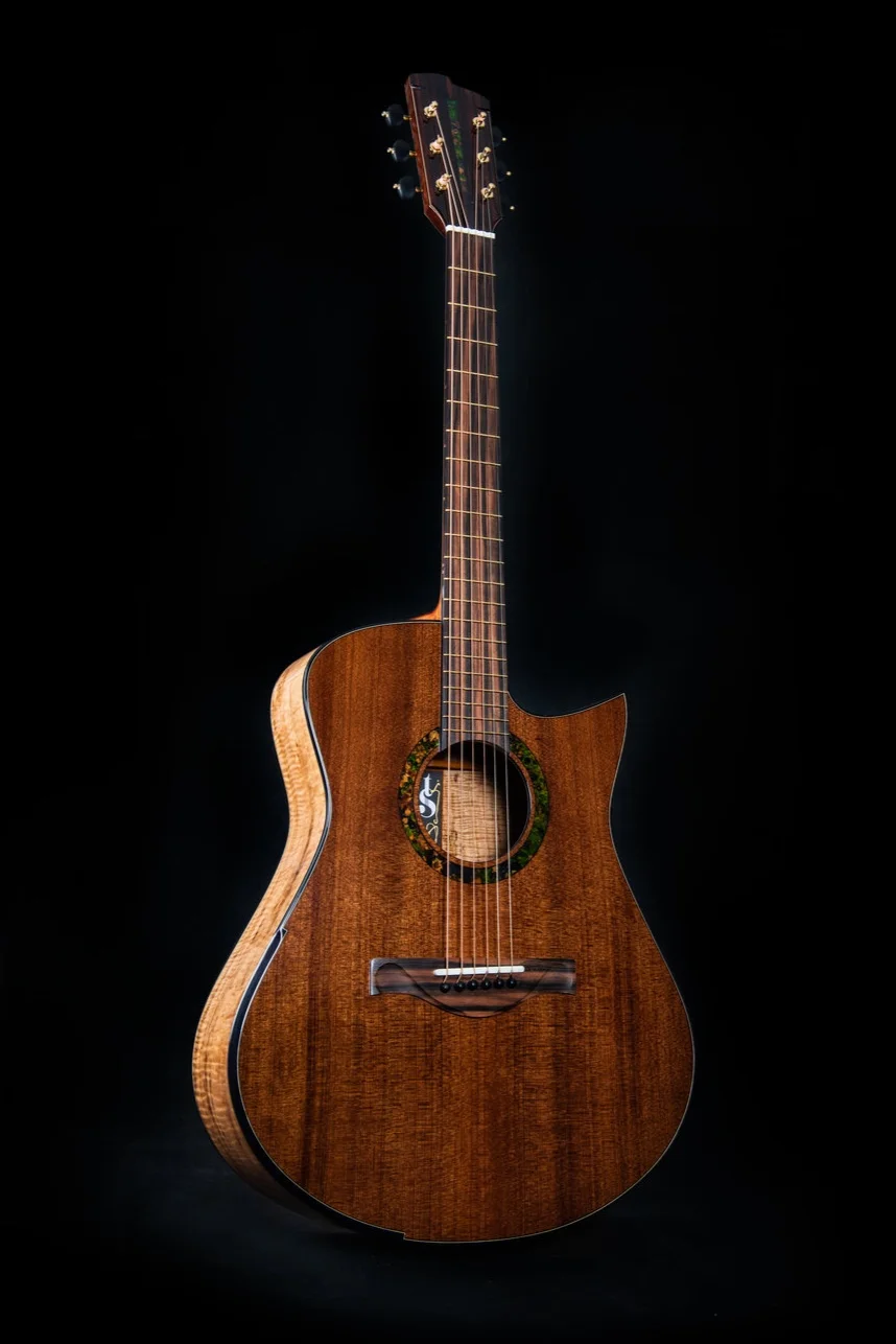 The Model M we tried when deciding body size: ‘Carter’ Redwood over ‘Somogyi’ Spalted Maple
