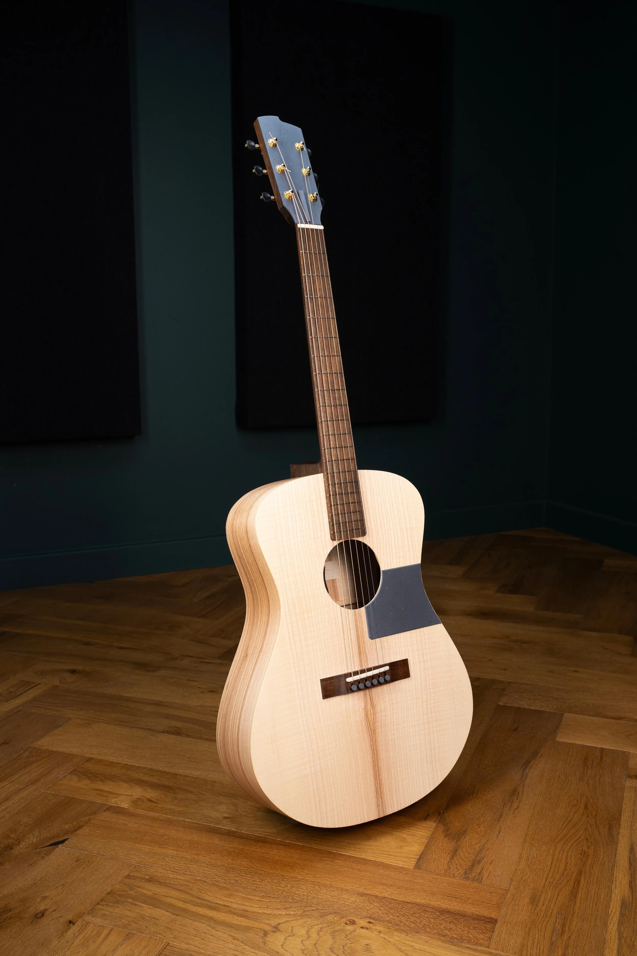 'Native 003' - Ash / Walnut