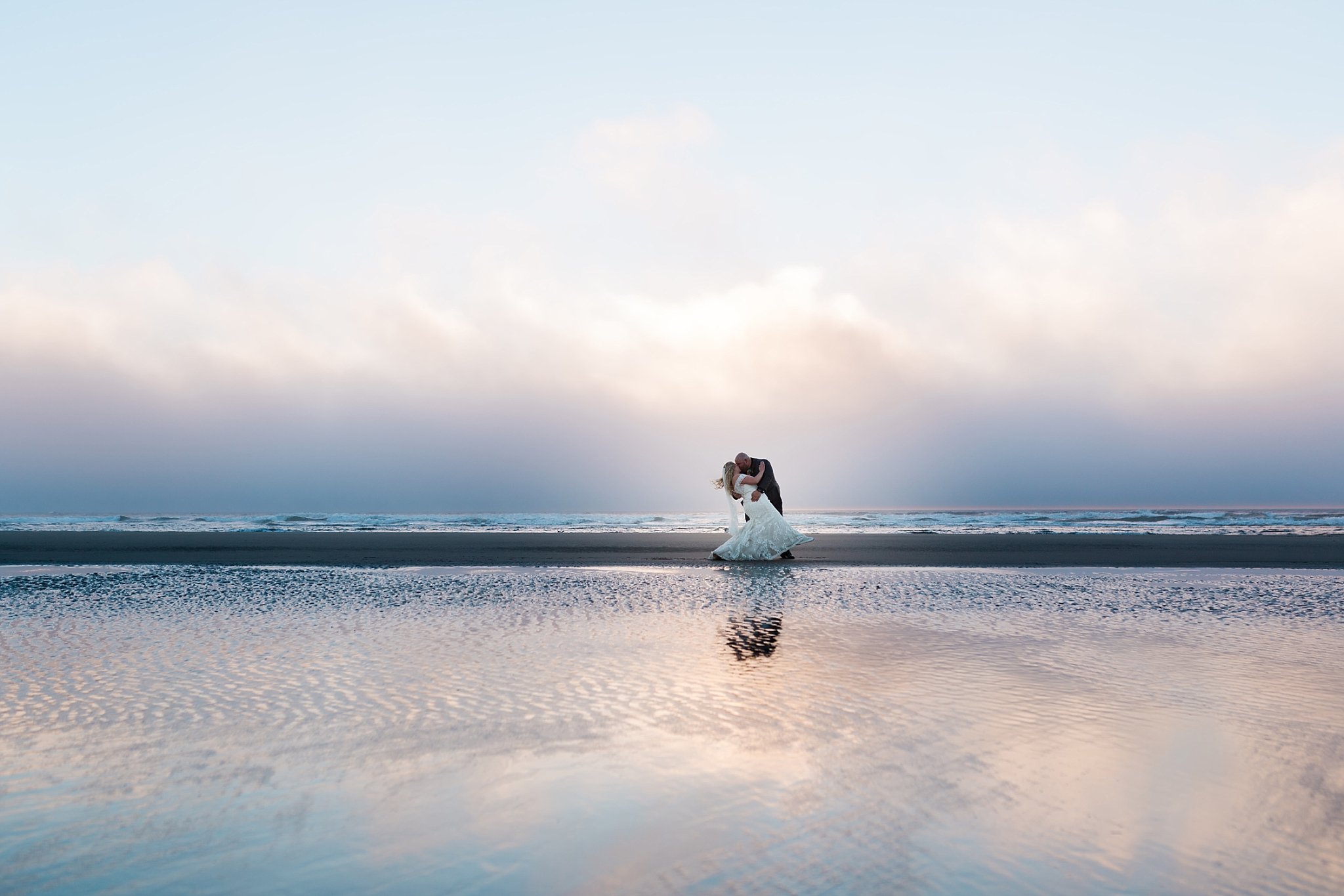 Heather Mills Photography Family and Wedding Photography Engagement Portraits Newport Hallmark Resort Wedding Oregon Coast Beach