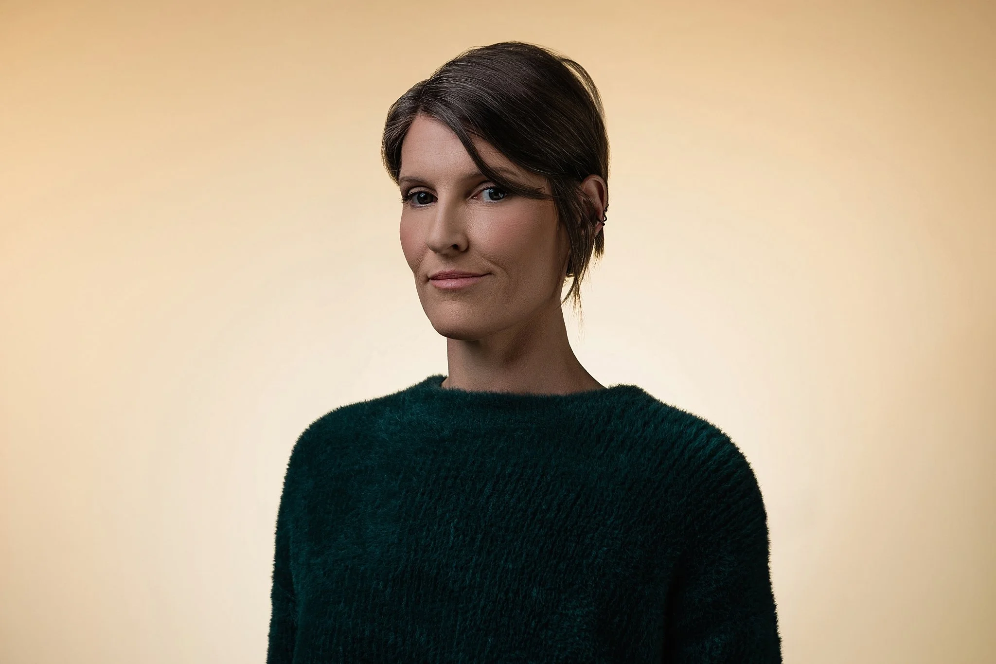 Heather_Mills_Photography_Eugene_Oregon_Professional_Therapist_Entrepreneur_Real_Estate_Eugene_Oregon_Headshot_Commercial_Photographer_Eugene_OR_Book_Author