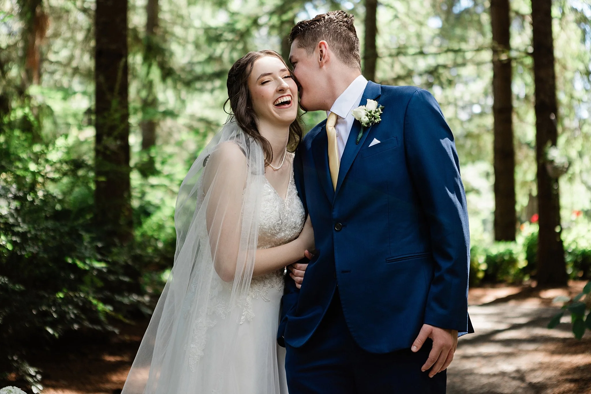 Heather_Mills_Photography_at_Three_Strands_Farm_Wedding_Venue_Lebanon_Oregon_Eugene_Oregon_Wedding_Photographer