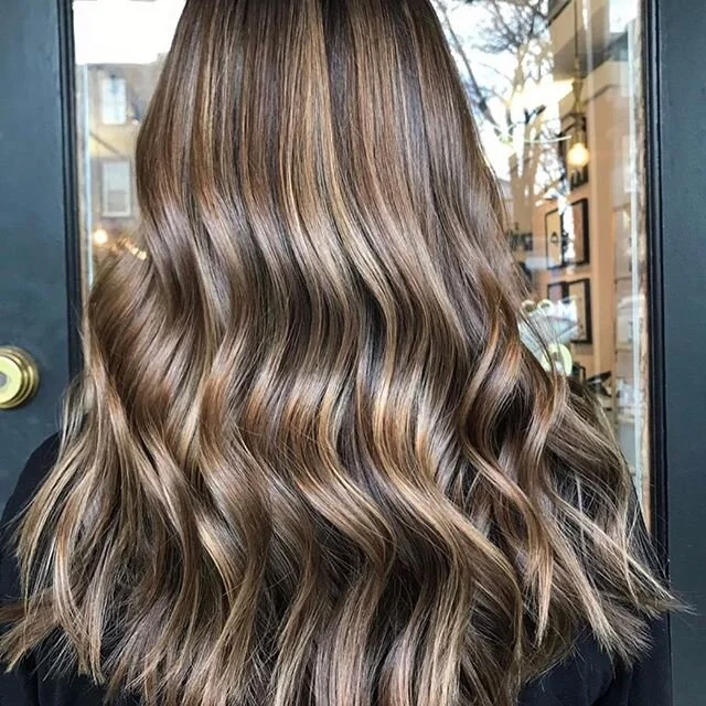 Oh hey, glass hair ✨ Swipe to see what @randco products @hairby_jd used to achieve this stunning #nofilter shine! DM or email for product curbside pickup or delivery🤙?
.
.
.
.
.
#randco #allyouneedisgoodhair #bostonhairsalon #shoplocal #shoplocalboston #veganbeauty #crueltyfreebeauty