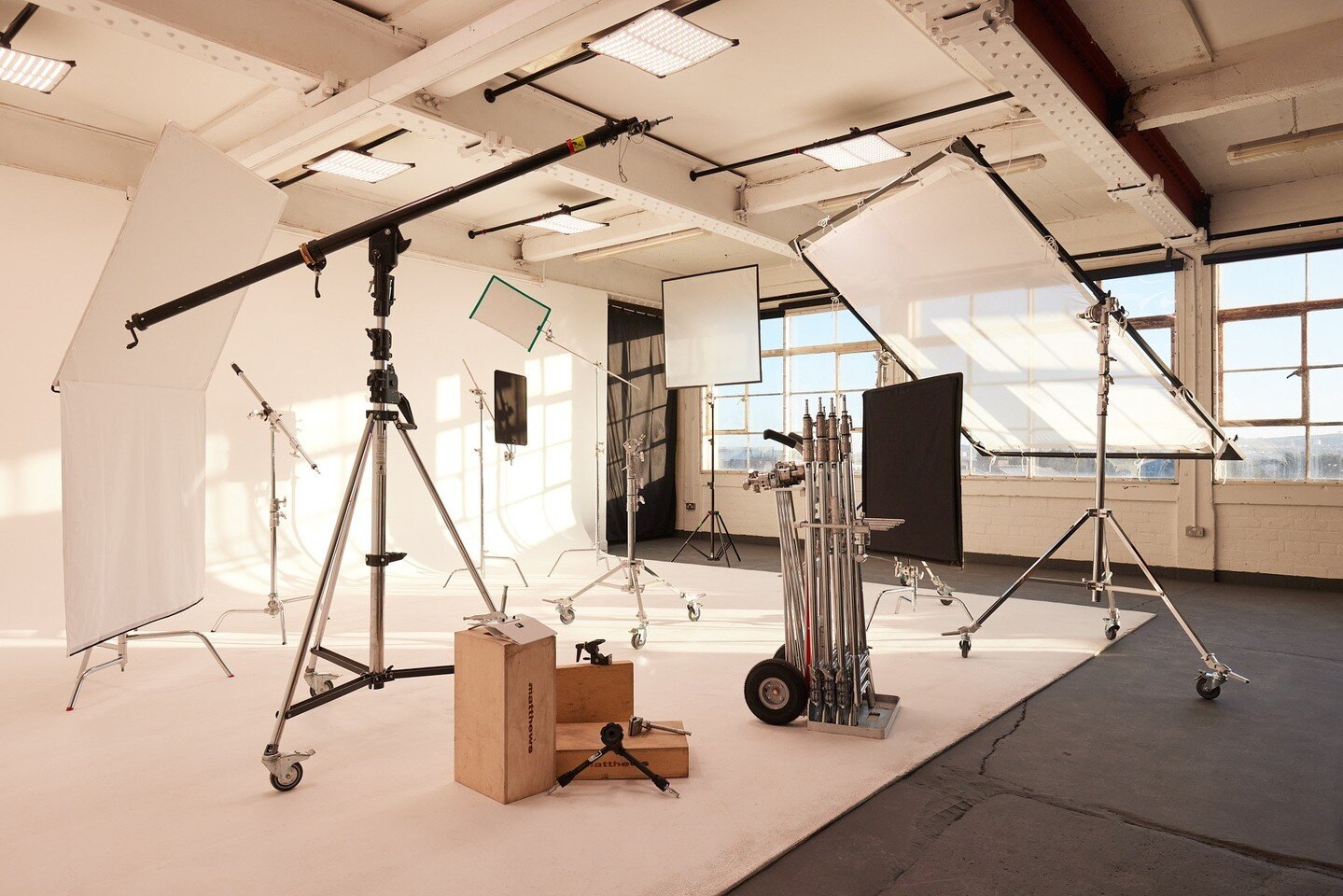 Get all your grip, textiles and stands you need from us here at @broadscopestudios ! We have the equipment appropriate for your productions needs and wants, whether it be on location and requires a more heavy duty set-up/mobility or in our studio spa