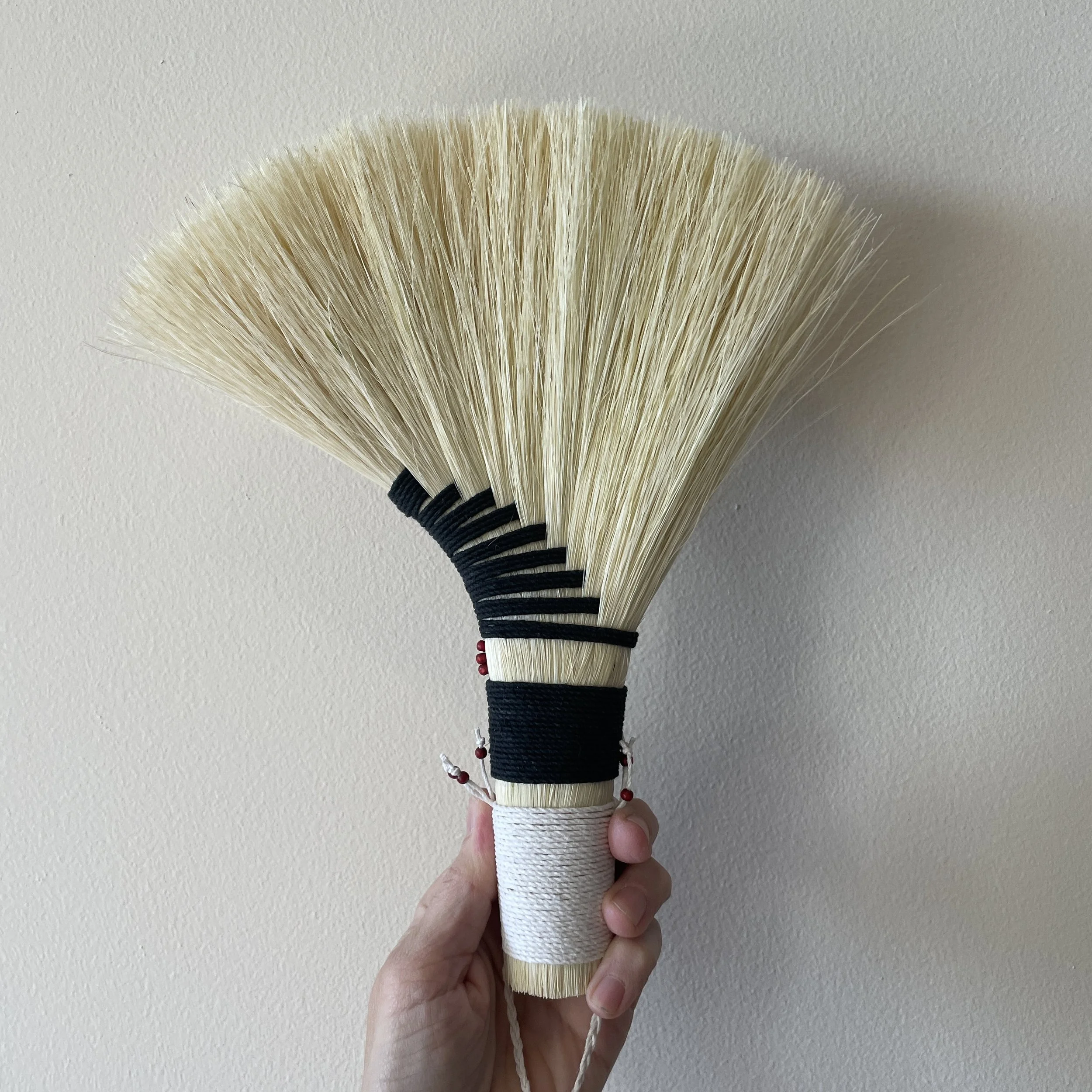 agave hand broom, black & white