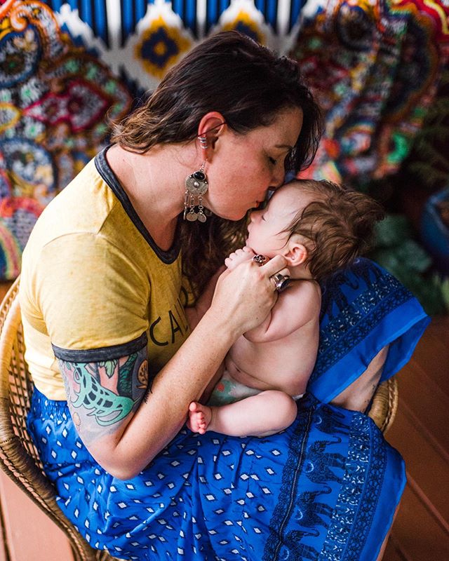 We haven’t posted in a while. Busy with life... New beginnings and endings... soaking up the fleeting moments and resting as much as we can in between. Taking care of this precious little nugget is an adventure in itself. 💛 I hope you’re holding onto those long summer days and having a great time 💙✨ - Trinity .
.
📸 Snapped by Mandy @188sqft