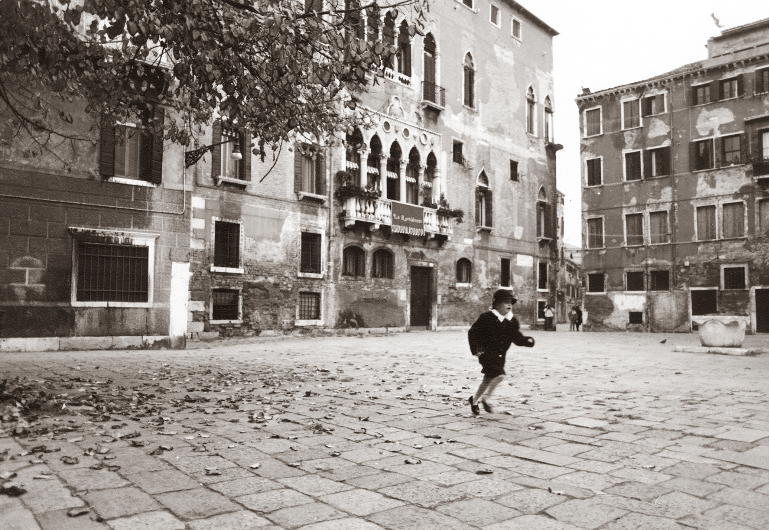 Venice Skipping