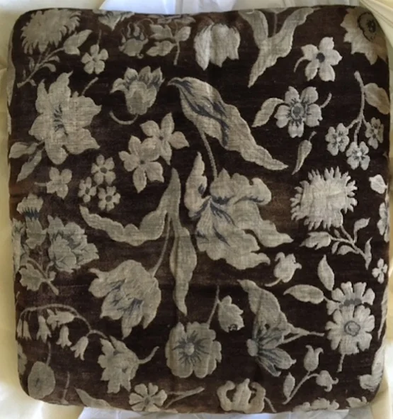 Cushion14.jpg