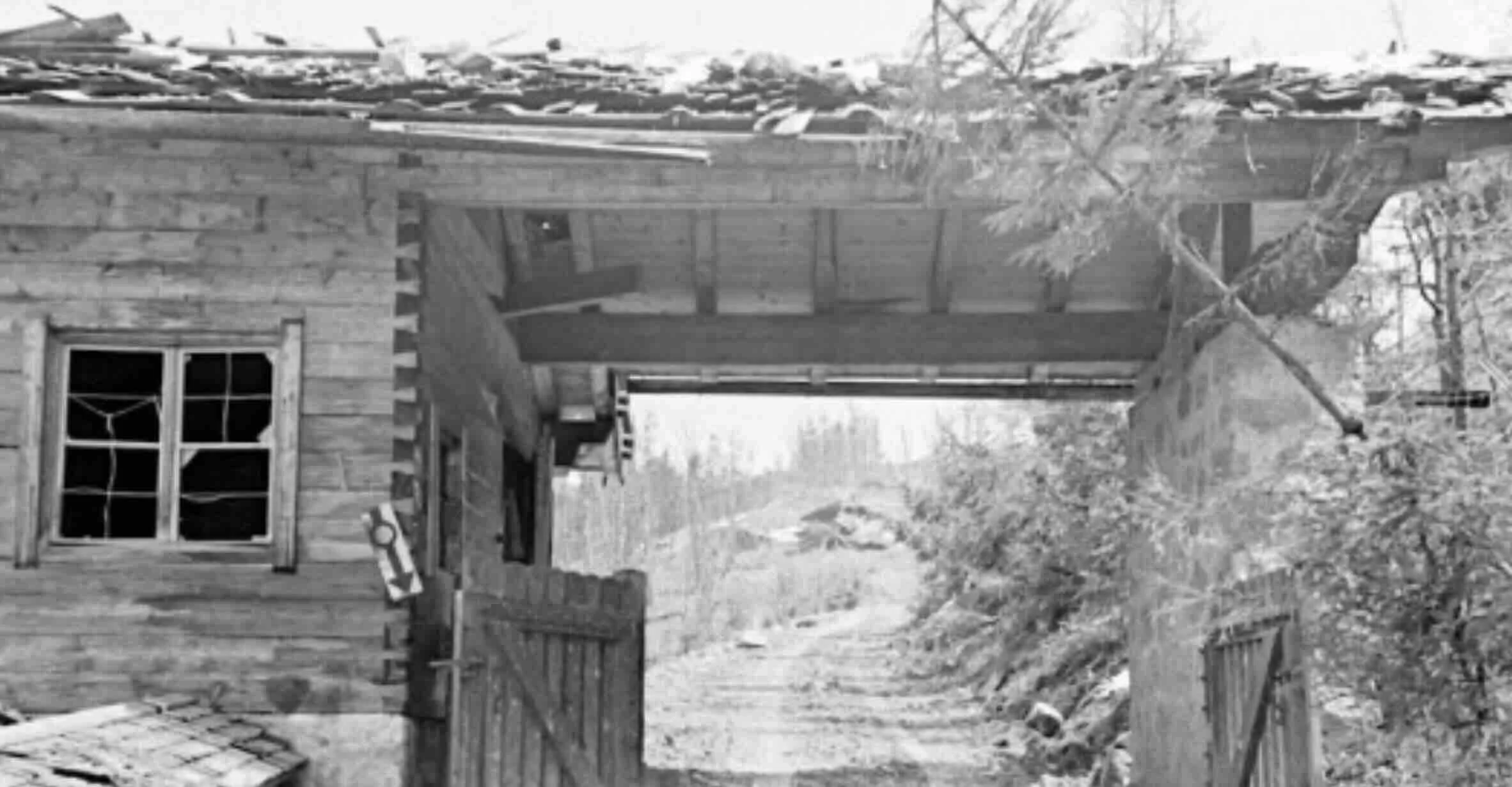  An SS checkpoint near the Berghof – one of several locations where the panels were most likely fixed before being removed by Bonnet.  