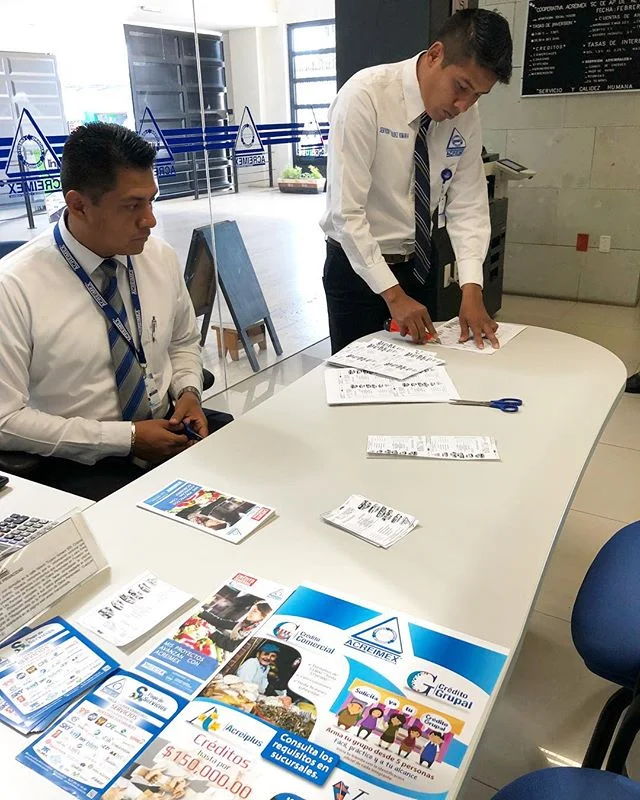 On the 3rd day of the CEP-Acreimex visit, we stopped by Acreimex Zaachila branch to learn about #GrupalCredito (Group Credit product) and its marketing materials.