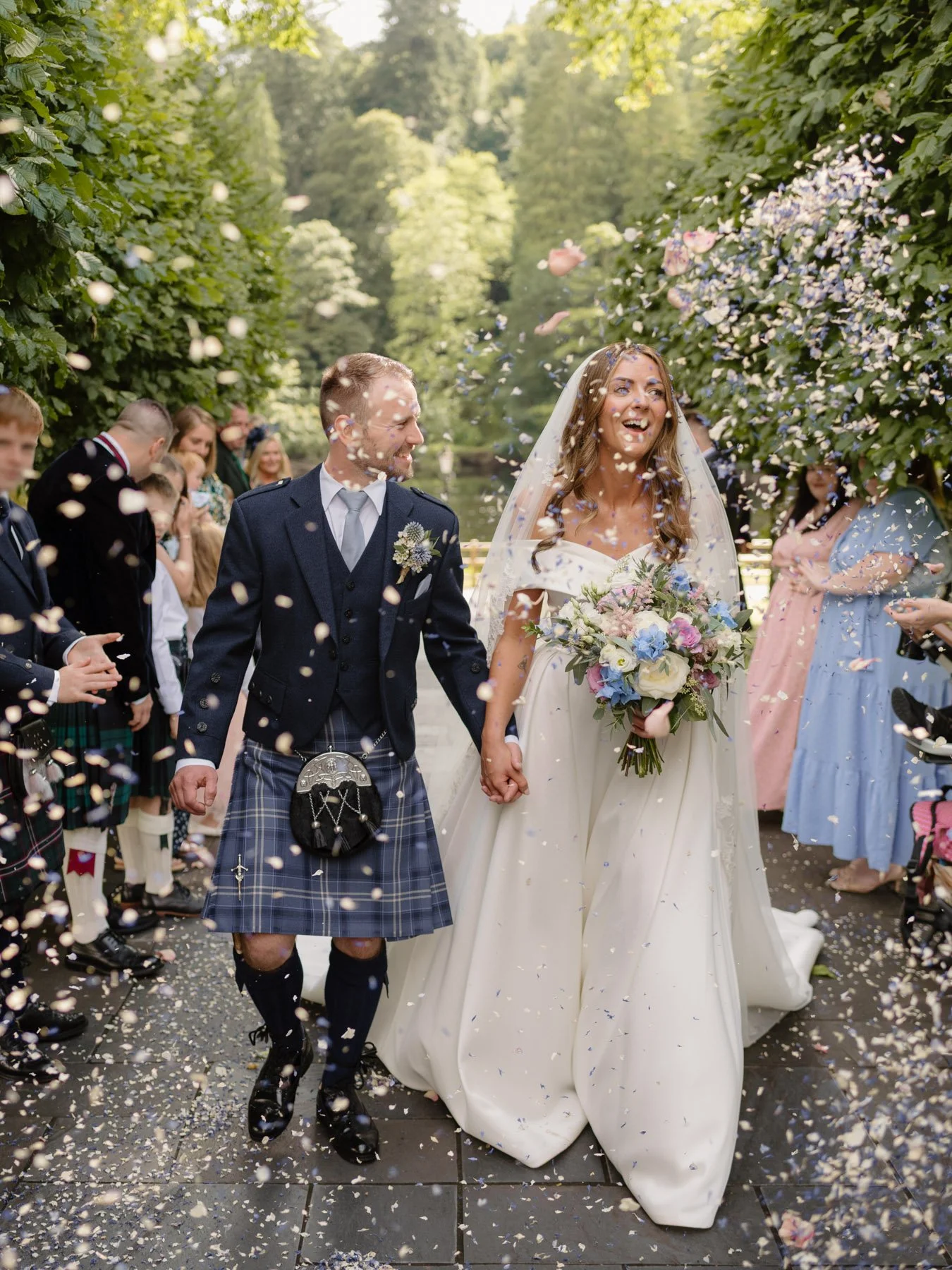 A little love for the celebratory confetti shot on Christmas Eve! 🎉

Wishing you all a very happy Christmas tomorrow! 🎁🥂

Perthshire Wedding Photographer //
Scotland Wedding Photographer

#perthshirewedding #perthshireweddingphotographer #scotland