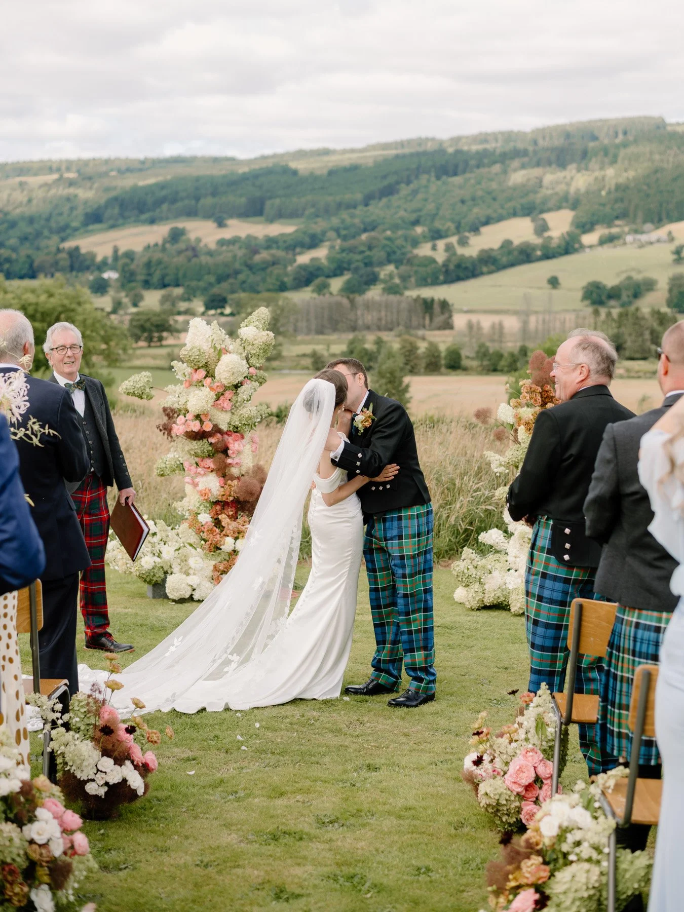 What an absolutely glorious summer wedding at Ballintaggart Farm last month 🌞 One of my favourite local venues and a total joy to watch this close knit family celebrate in a location which has become a new home for the couple!

Couldn't quite take m