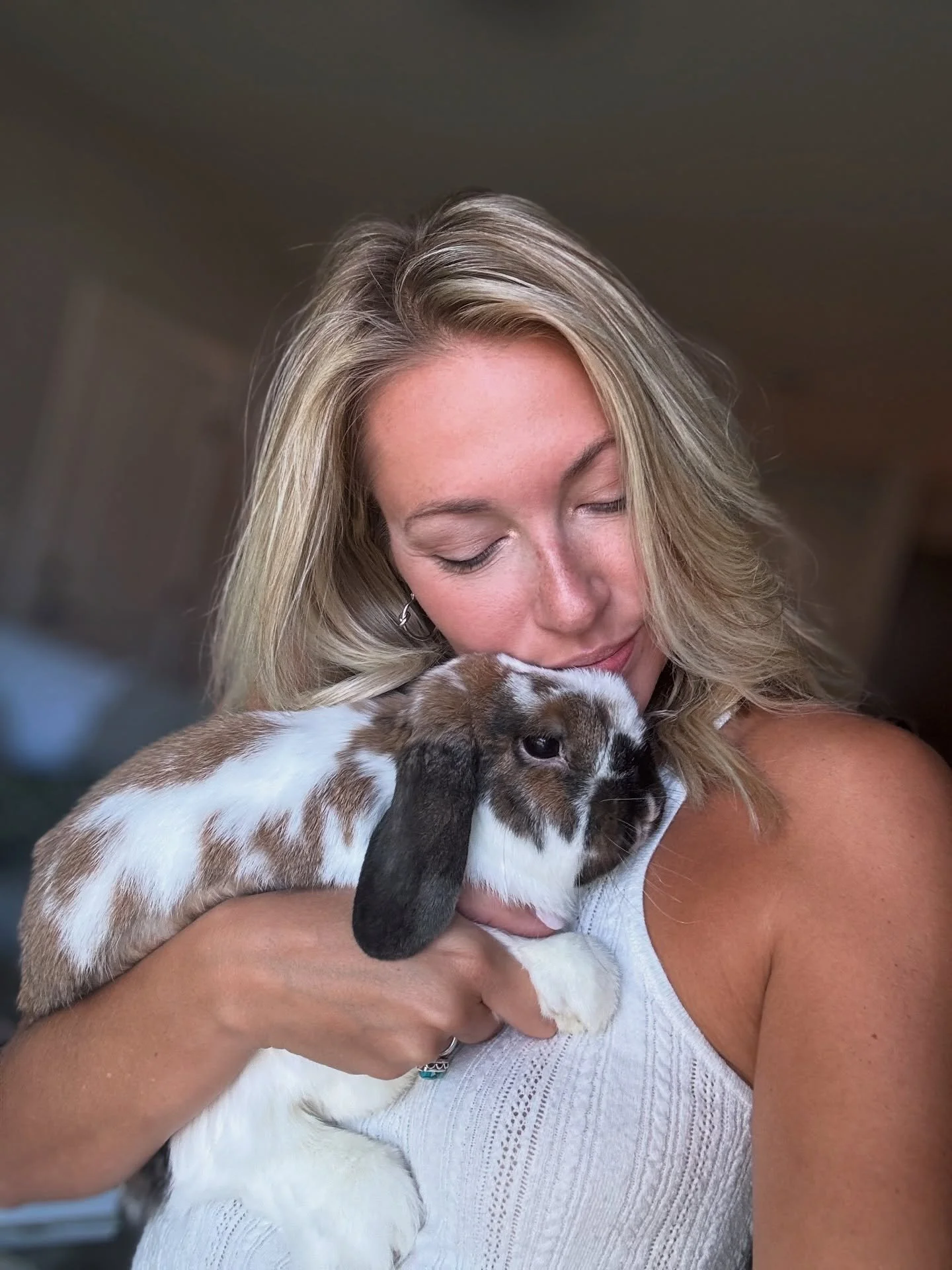 Henry is wondering if he&rsquo;s famous yet @henrybunnylovesme &bull; a little end of August dump a few days late🤍