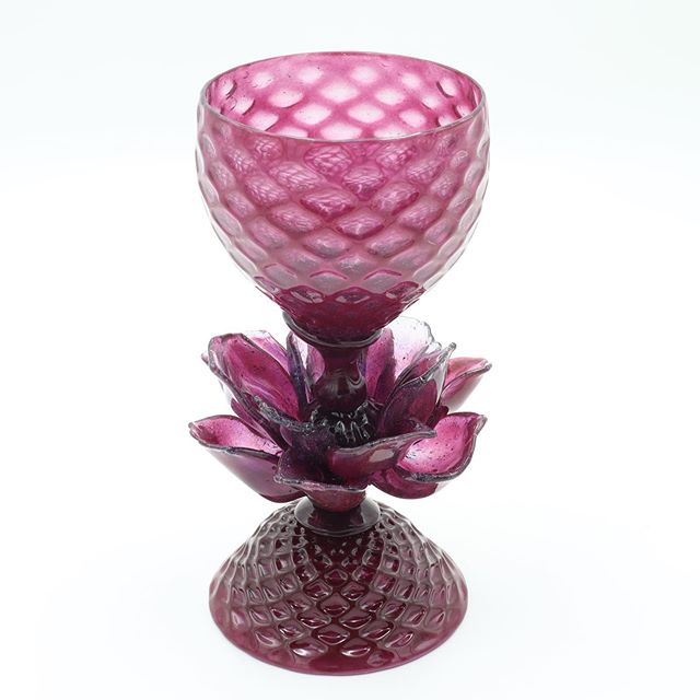 This is my first collab goblet with @egonglass ! I&rsquo;ve been watching all the guys have fun making sculptural cups with him for a long time and I&rsquo;m so excited that we got to make one together! I made the flower and he made the foot and cup 