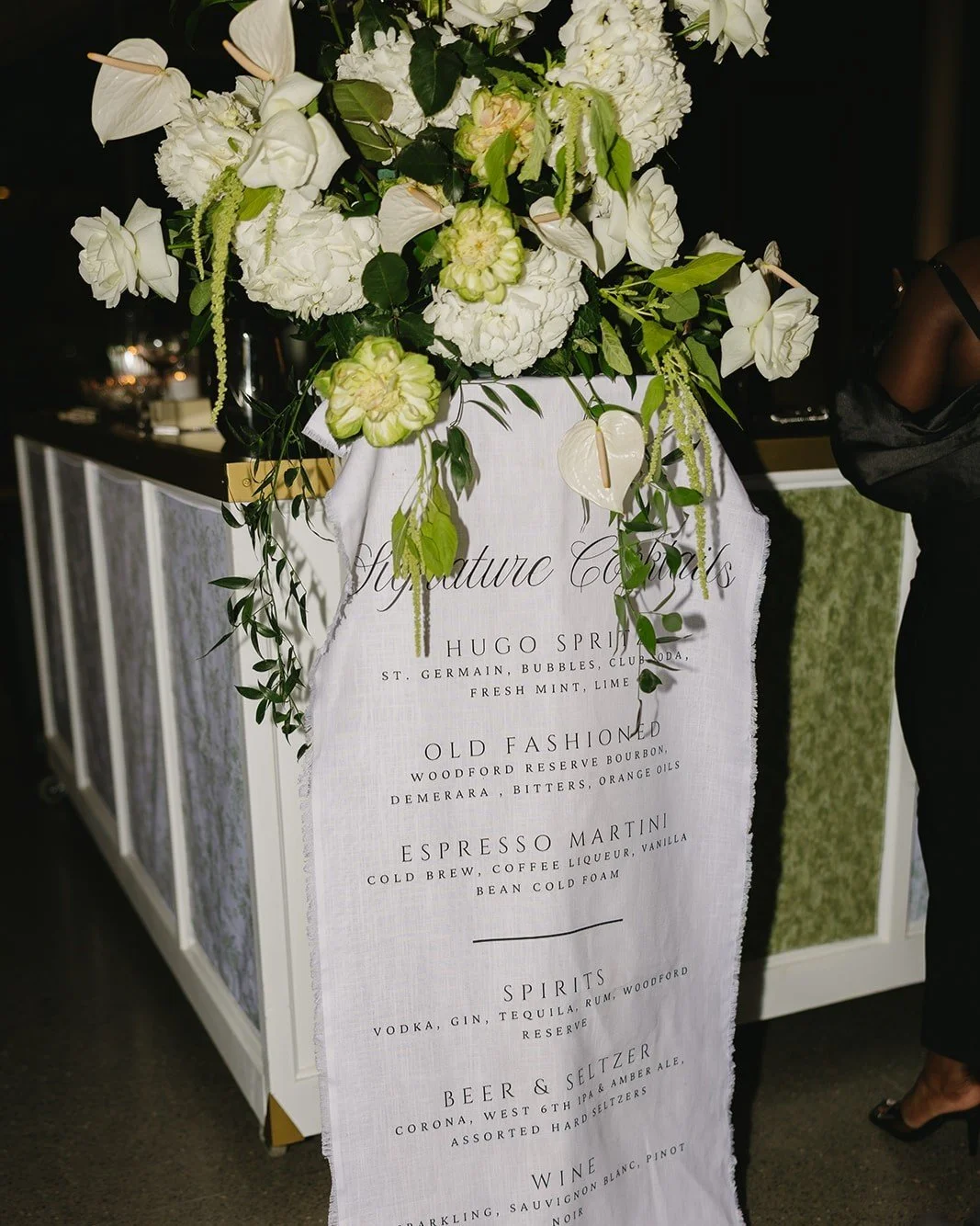 Last few from Breana &amp; Zachary&rsquo;s Speed Art Museum wedding. Featured in @kybridemag!

Venue @speedartmuseum
Photo @dayrakphotography
Planner @eventsbyjacquline
Florist @zacharybradydesigns
Catering @marigoldcateringco