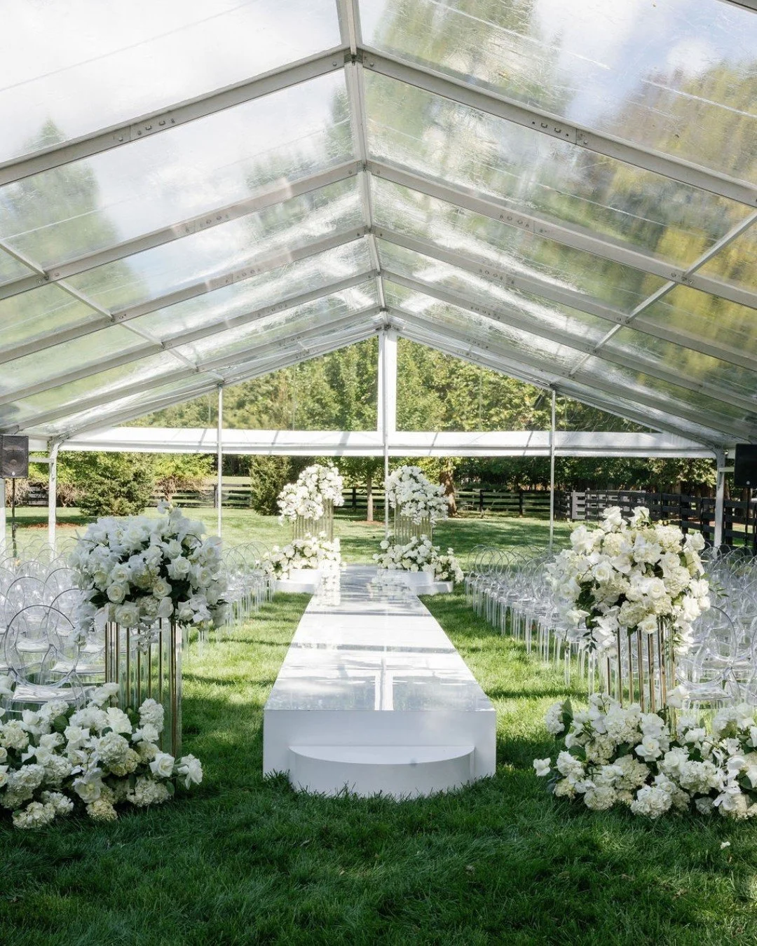 Devin &amp; Orion&rsquo;s intimate private property wedding, honored to see it featured in @kybridemag.

Planning and Design: @christinaburtonevents Photography: @langthomas_studios
Videography: @davewoodlandfilms
Catering &amp; Bar: @volare_itilian_