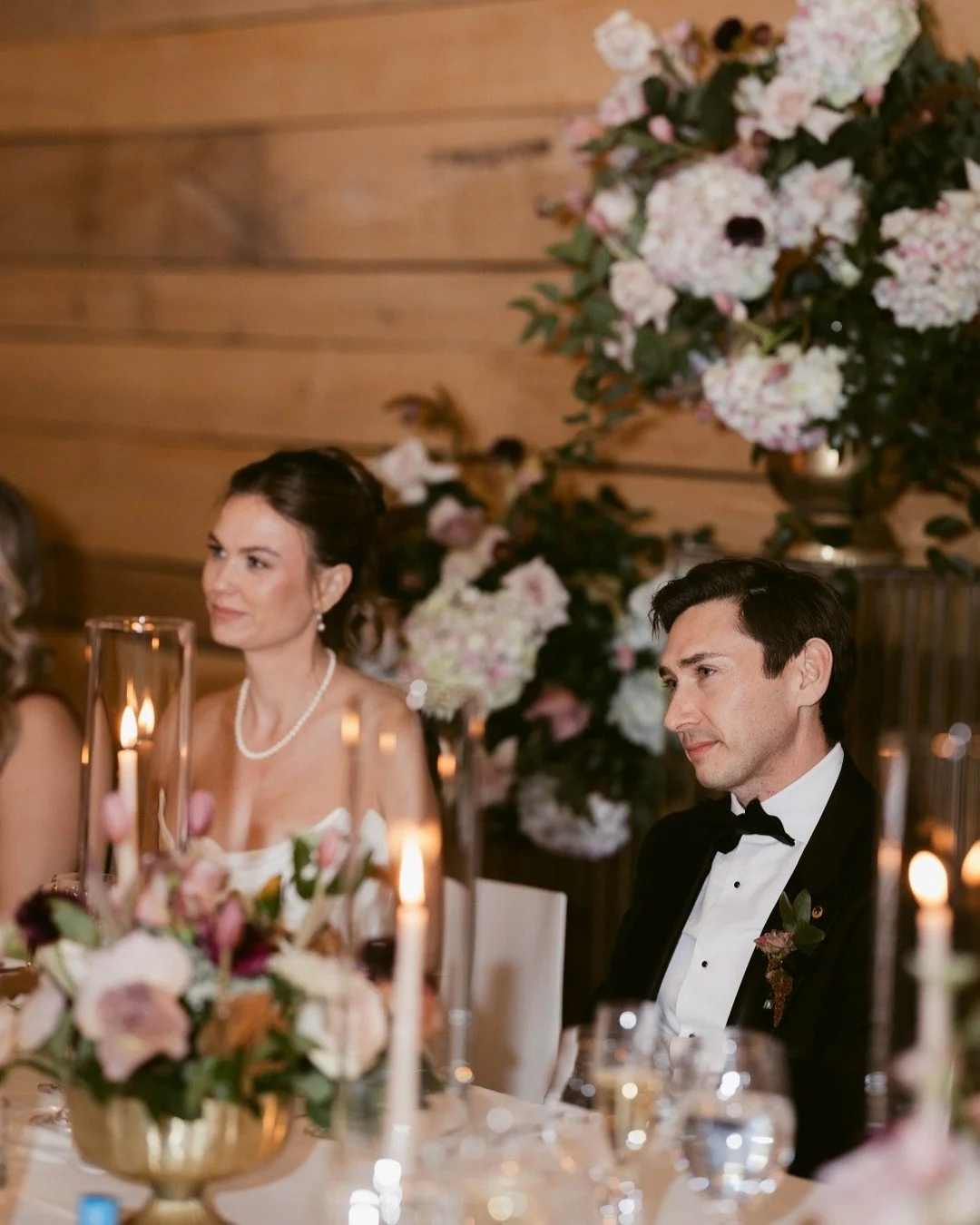 A sneak from Michelle &amp; Brooks Wedding Day 

Photography by: @erinchapmanphoto Planner: @lmdetailedevents