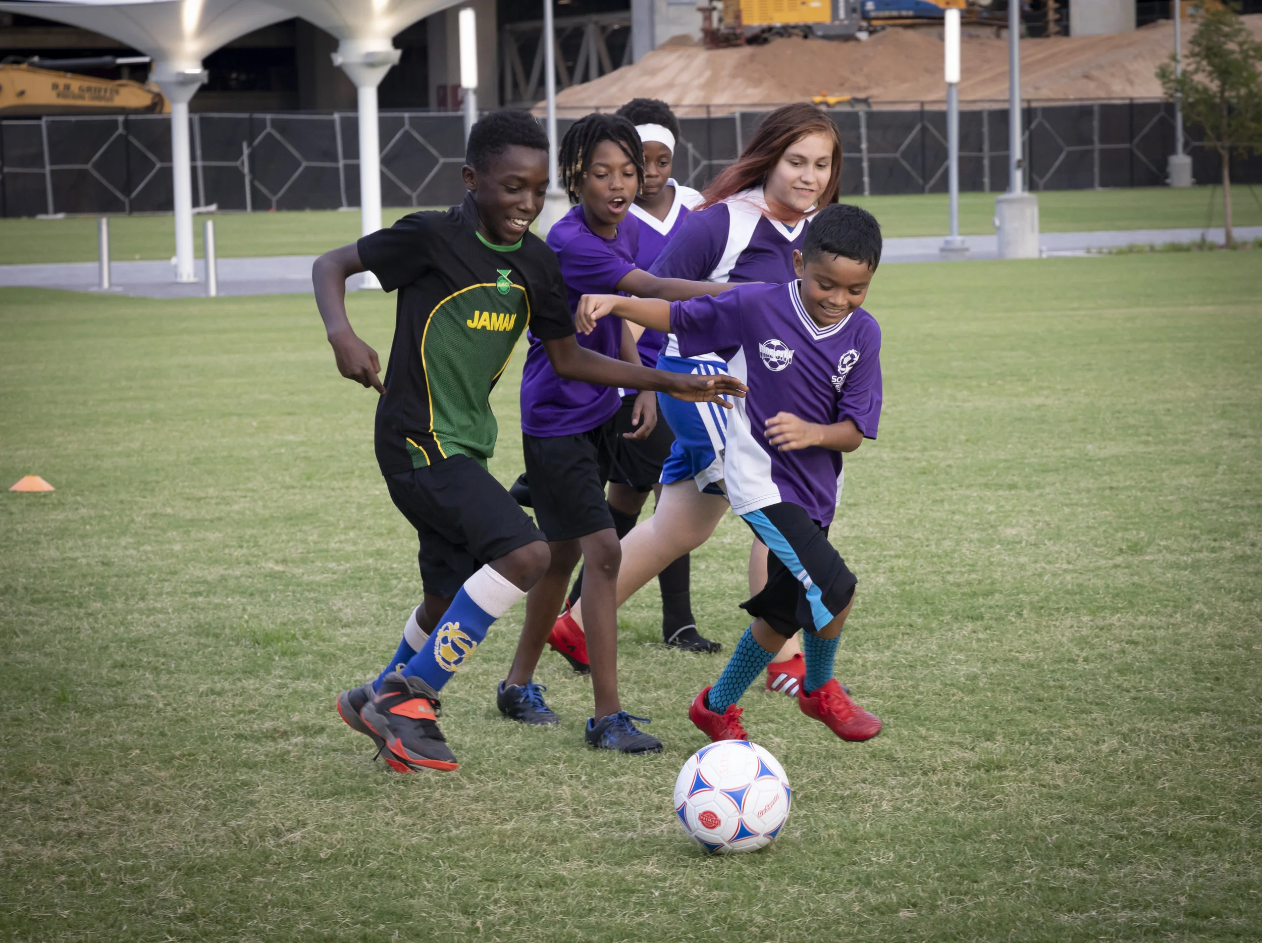 SOCCER IN THE STREETS RECEIVES AETNA GRANT AS PART OF CULTIVATING HEALTHY COMMUNITIES PROGRAM