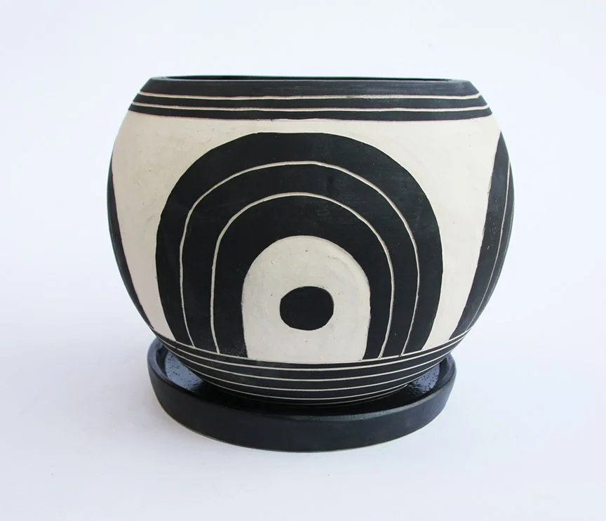 8%22 planter with tray.jpg