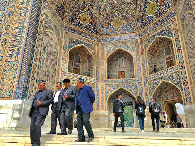  Local people and visitors stroll among the tombs and crypts at Shah-i-Zinda Photo credit: Michel Behar 