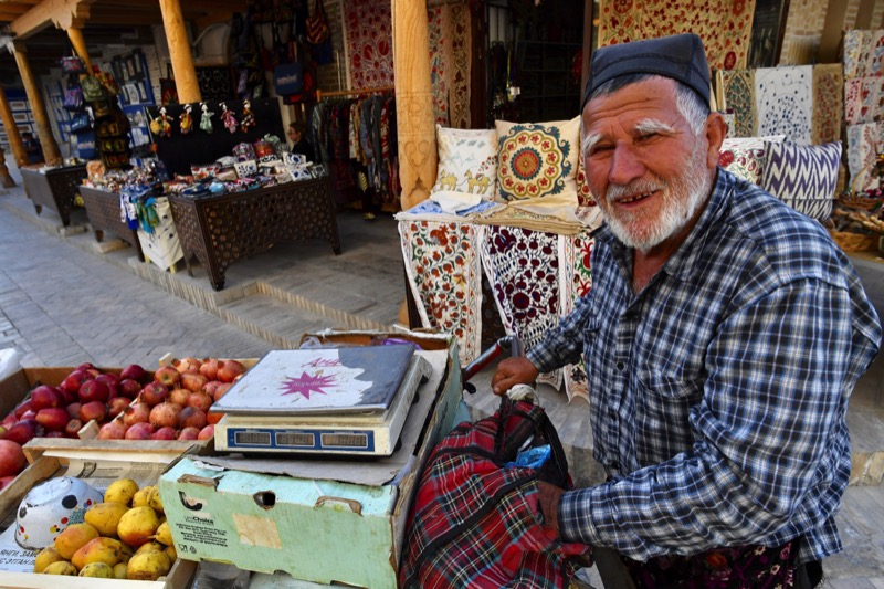  Friendly smile from a market vendor Photo credit: Phil Kidd 