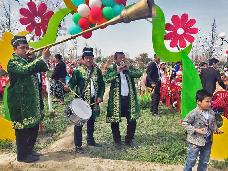   Musicians perform on traditional Uzbek instruments   Photo credit: Abdu Samadov 