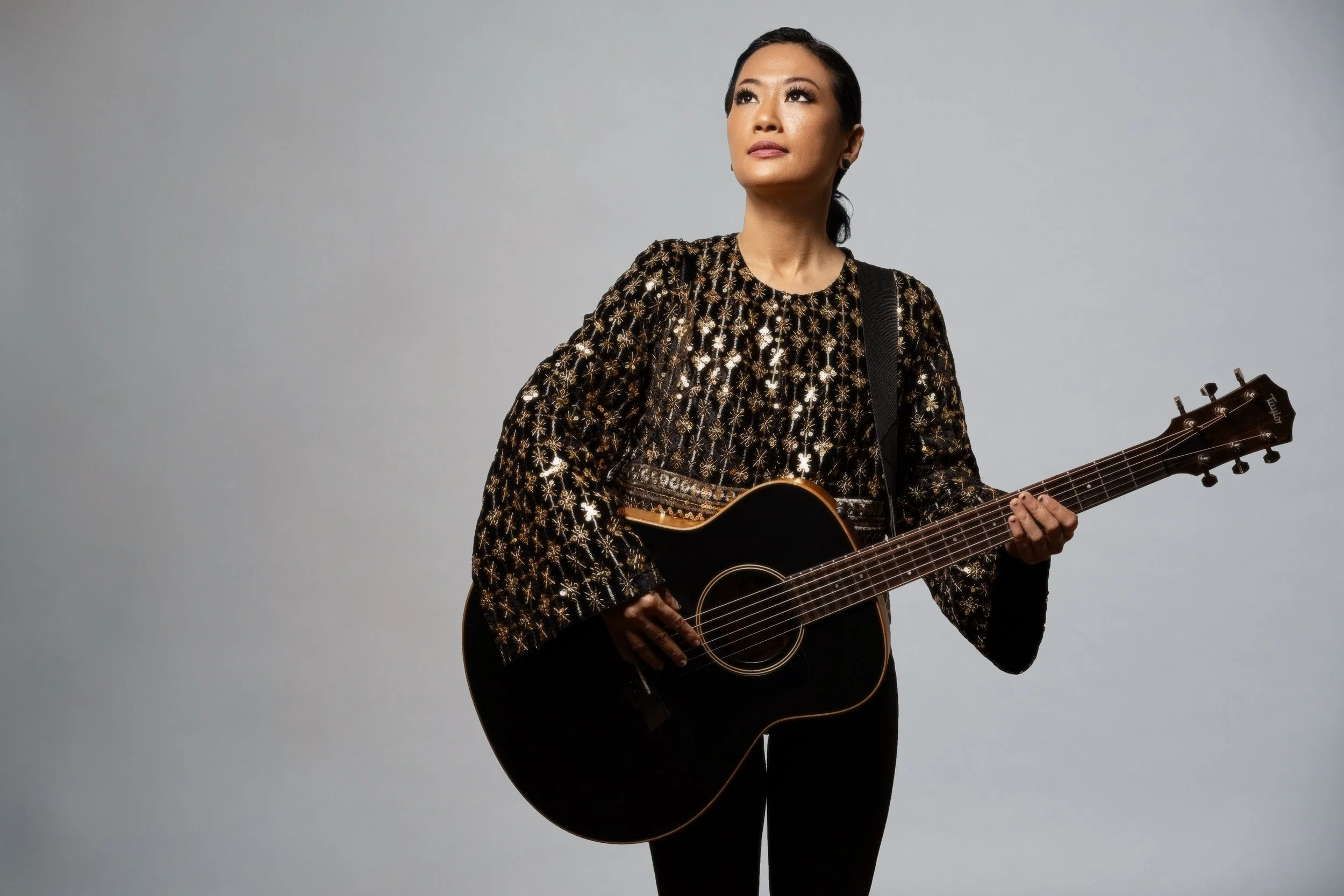 Lolah Live in the Tasting Room