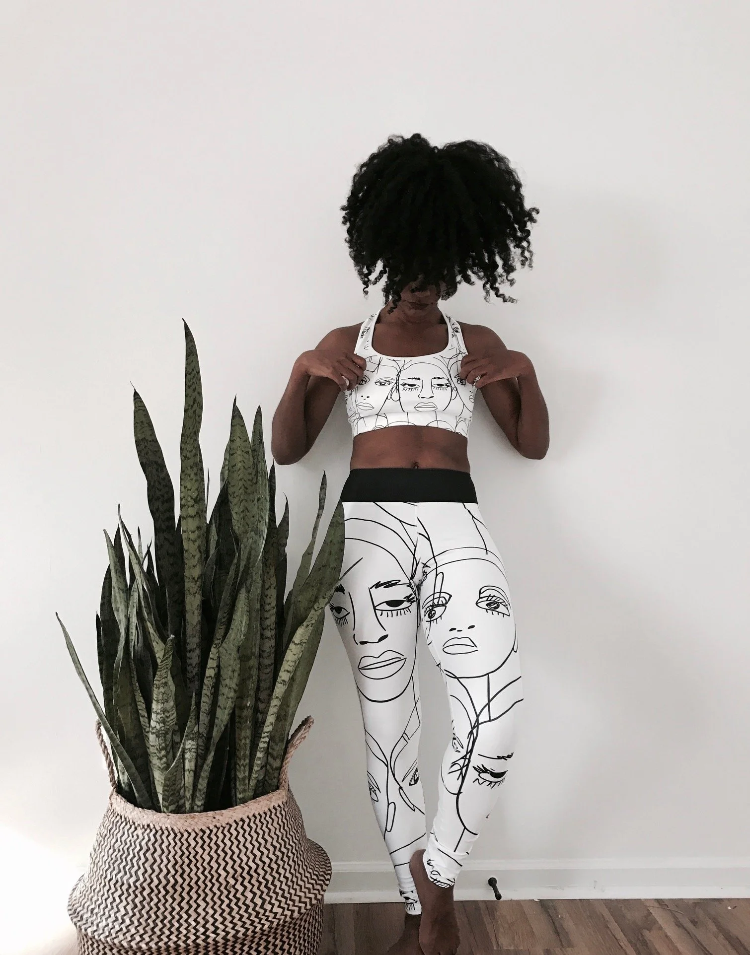 white_pants_1920x.jpg