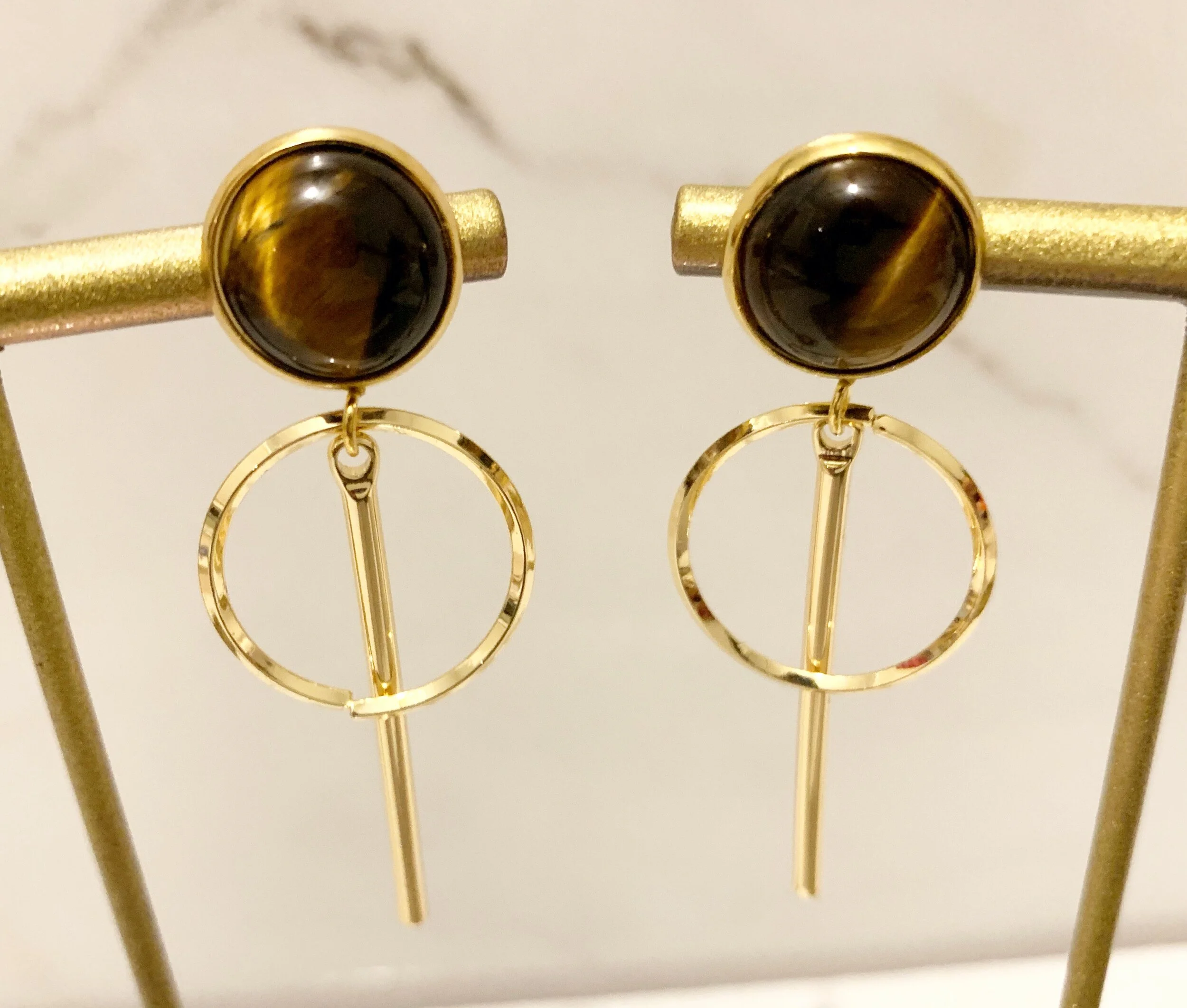 FCD256BC-F5DF-4099-AD30-7448150B982D