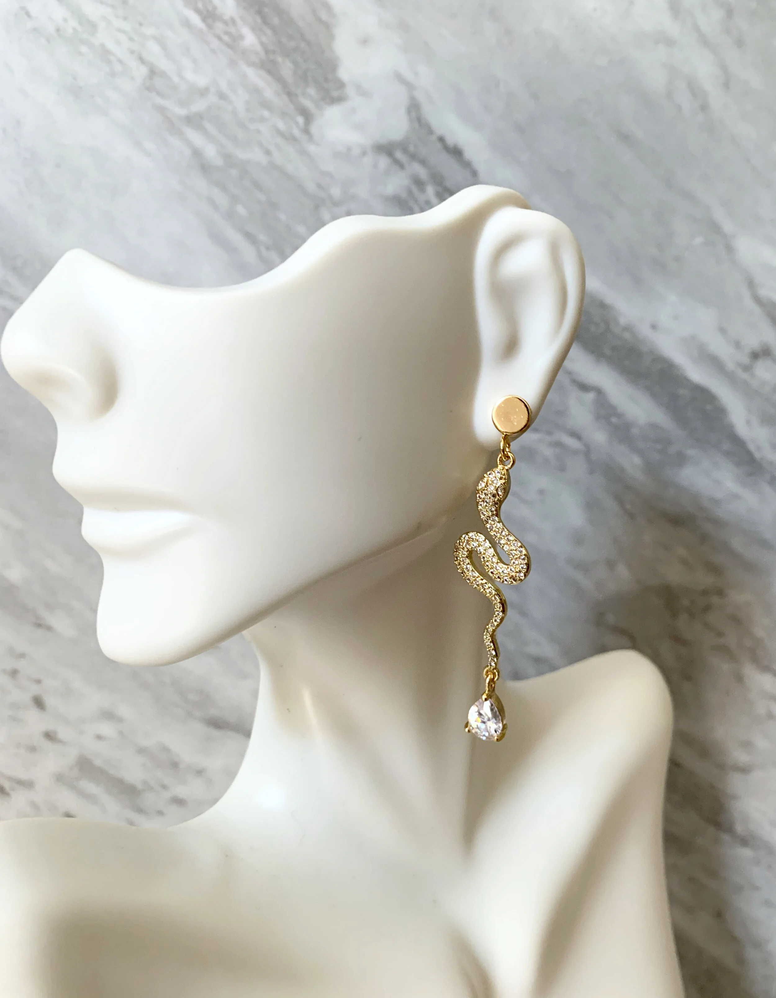 AEE85A2F-27E6-4922-9A78-CAB913FBD150