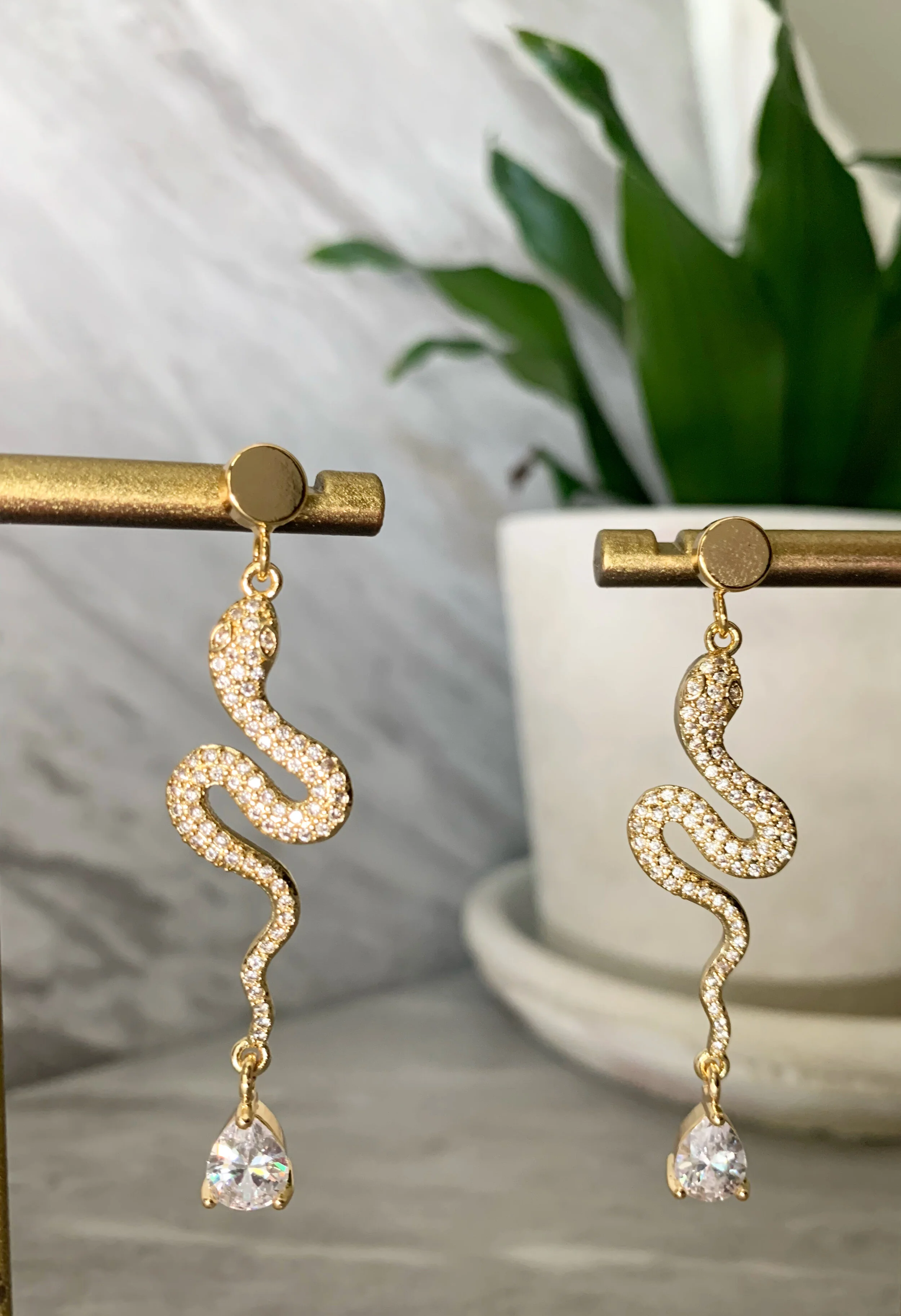 12752890-BDA5-4EE1-BF82-65E6259B1413