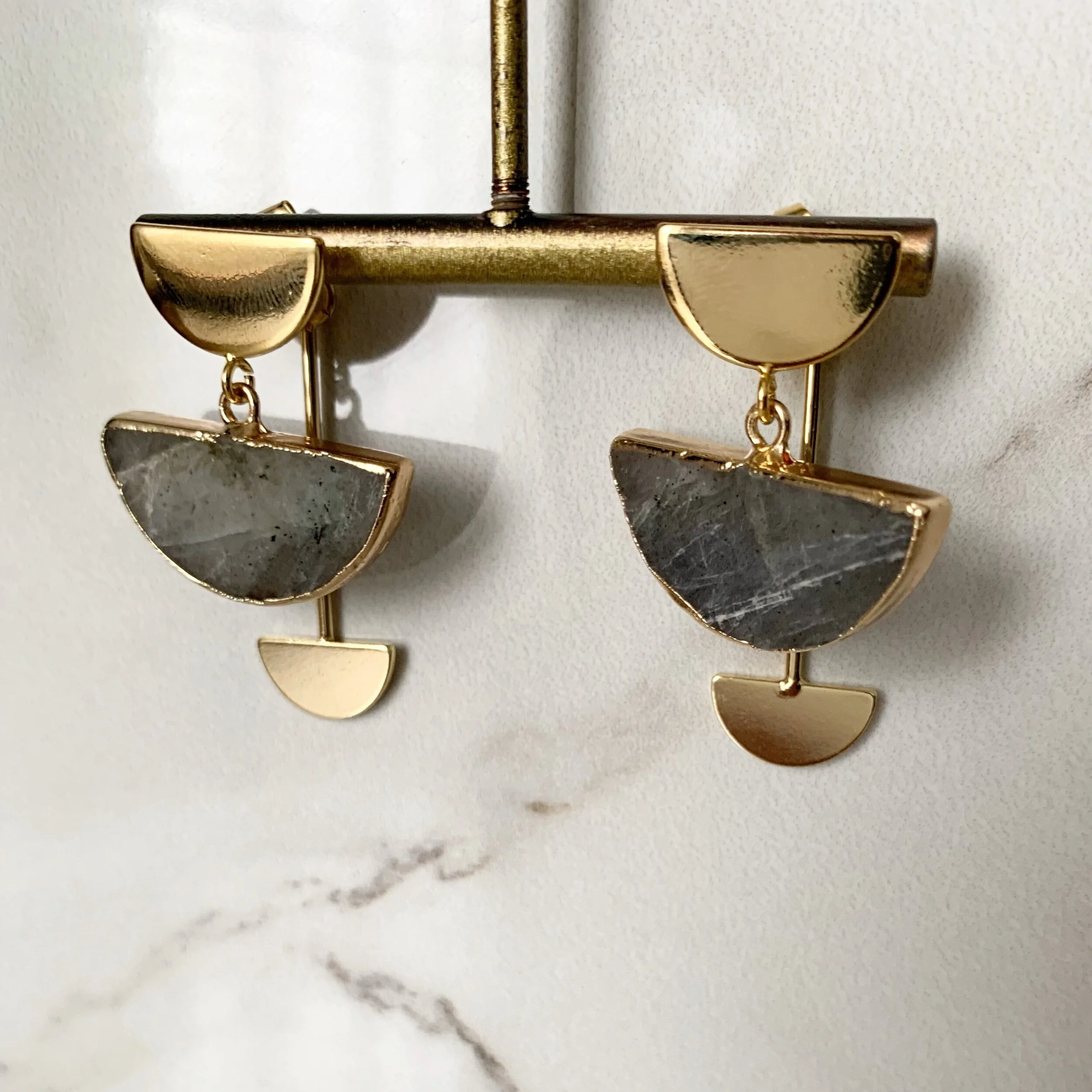 FD64D7F8-C5F8-462C-9A5E-BDA0E3406414