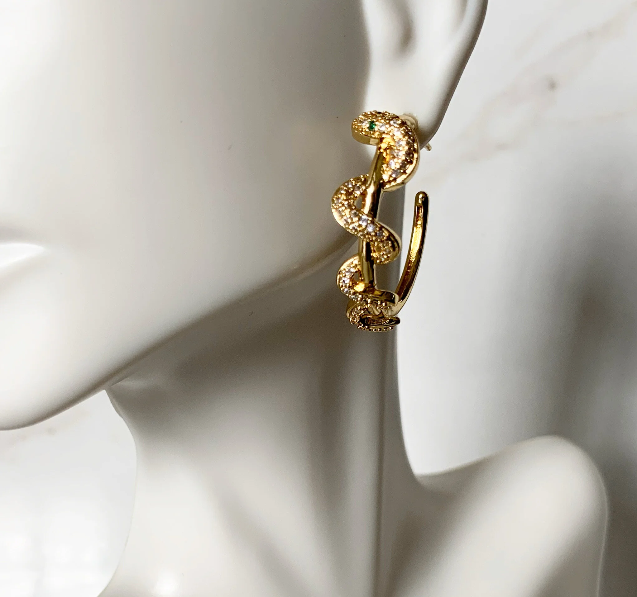 F2F5C26C-7A01-4C53-9431-07DE8F71564F