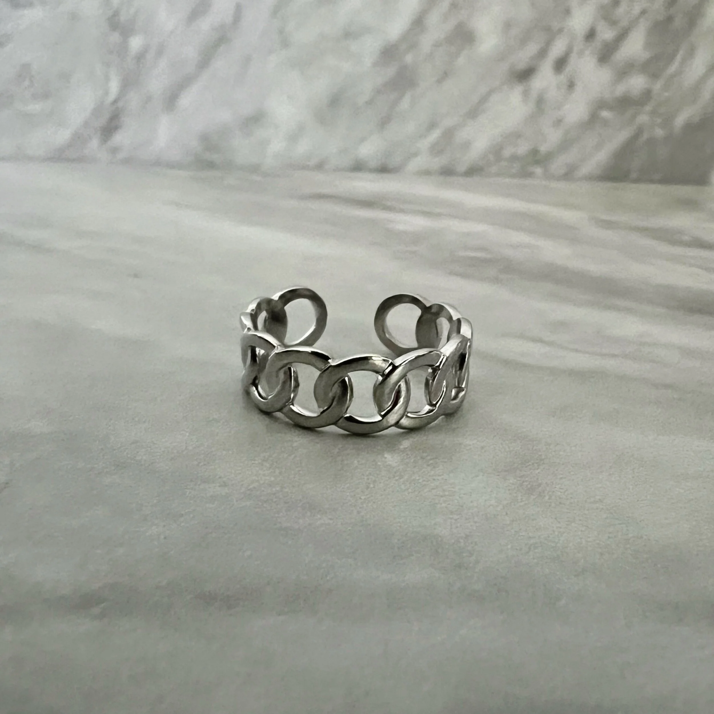 2E06539B-0C45-4232-B6D5-27AFAA0D4309