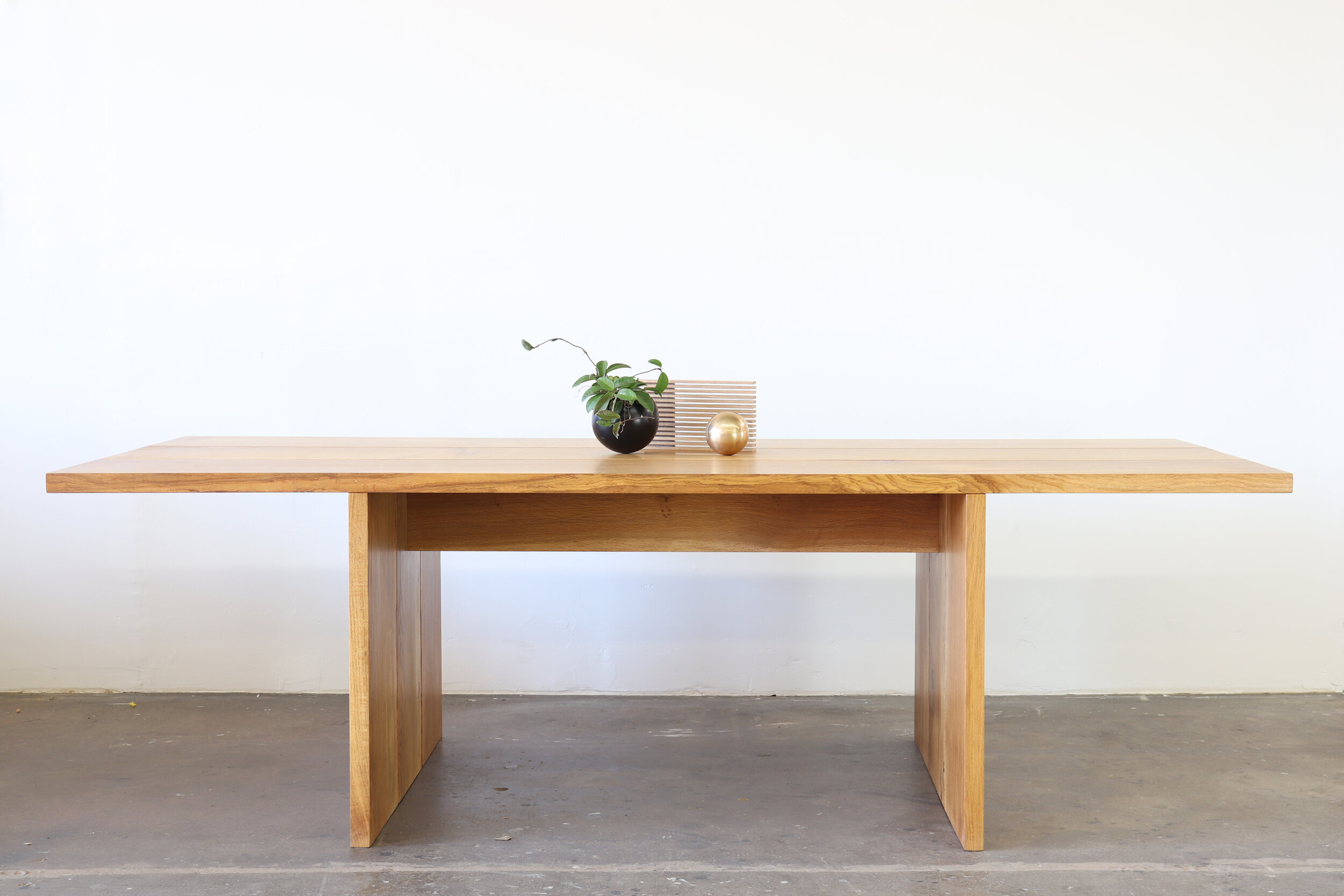 PLANK TABLE