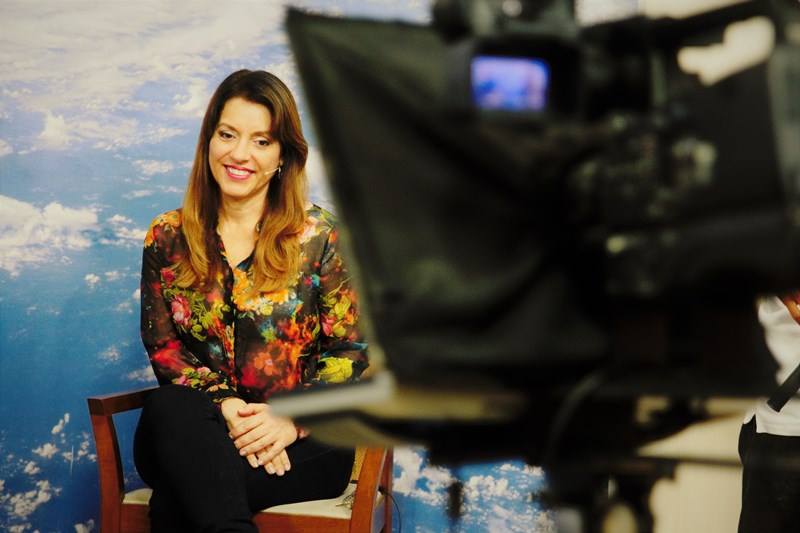 Yasmin Madeira e Kátia Faria falam sobre a importância de Deus em nossa vida neste episódio de O Espírita no Mundo.