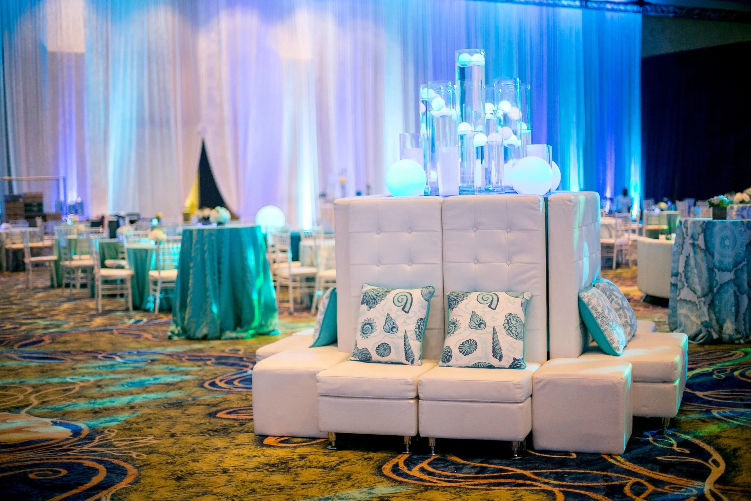 CopyrightChristinaYsaguirrePhotography2016-CaciqueInt.BlueParty-22 copy.jpg