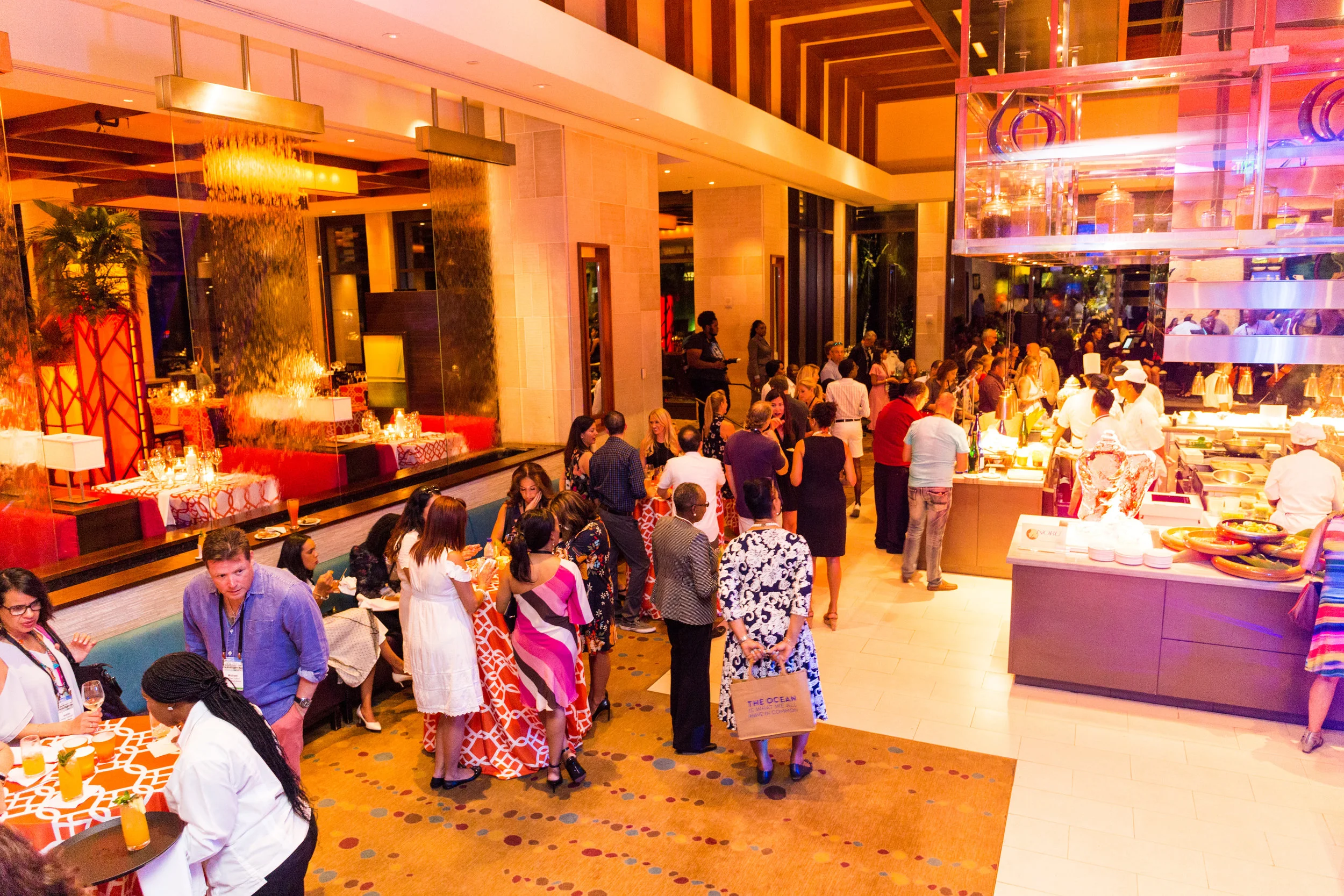 A vibrant evening spent at Atlantis.